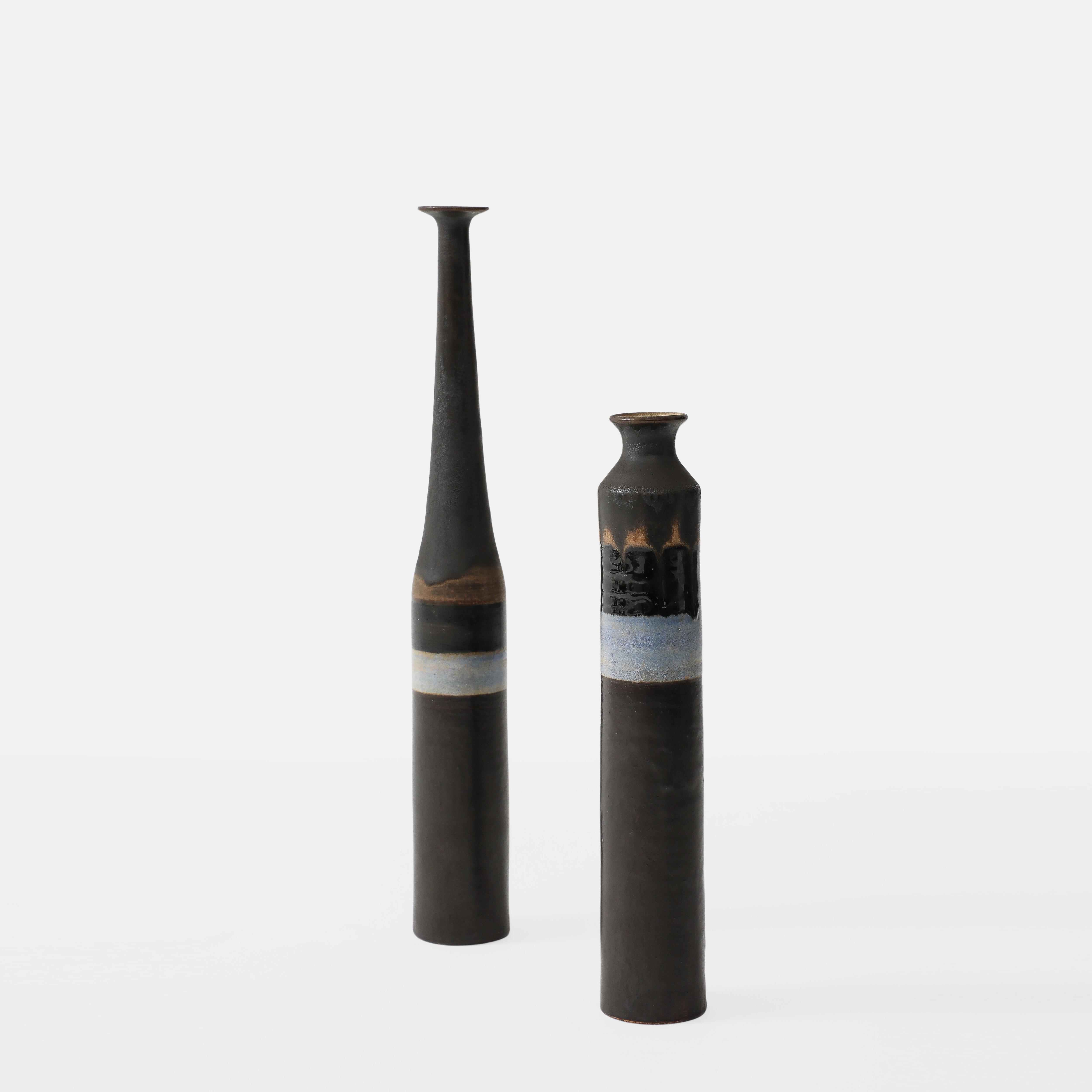 Mid-Century Modern Bruno Gambone Paire de bouteilles ou de vases en céramique ou en grès, Italie, années 1970 en vente