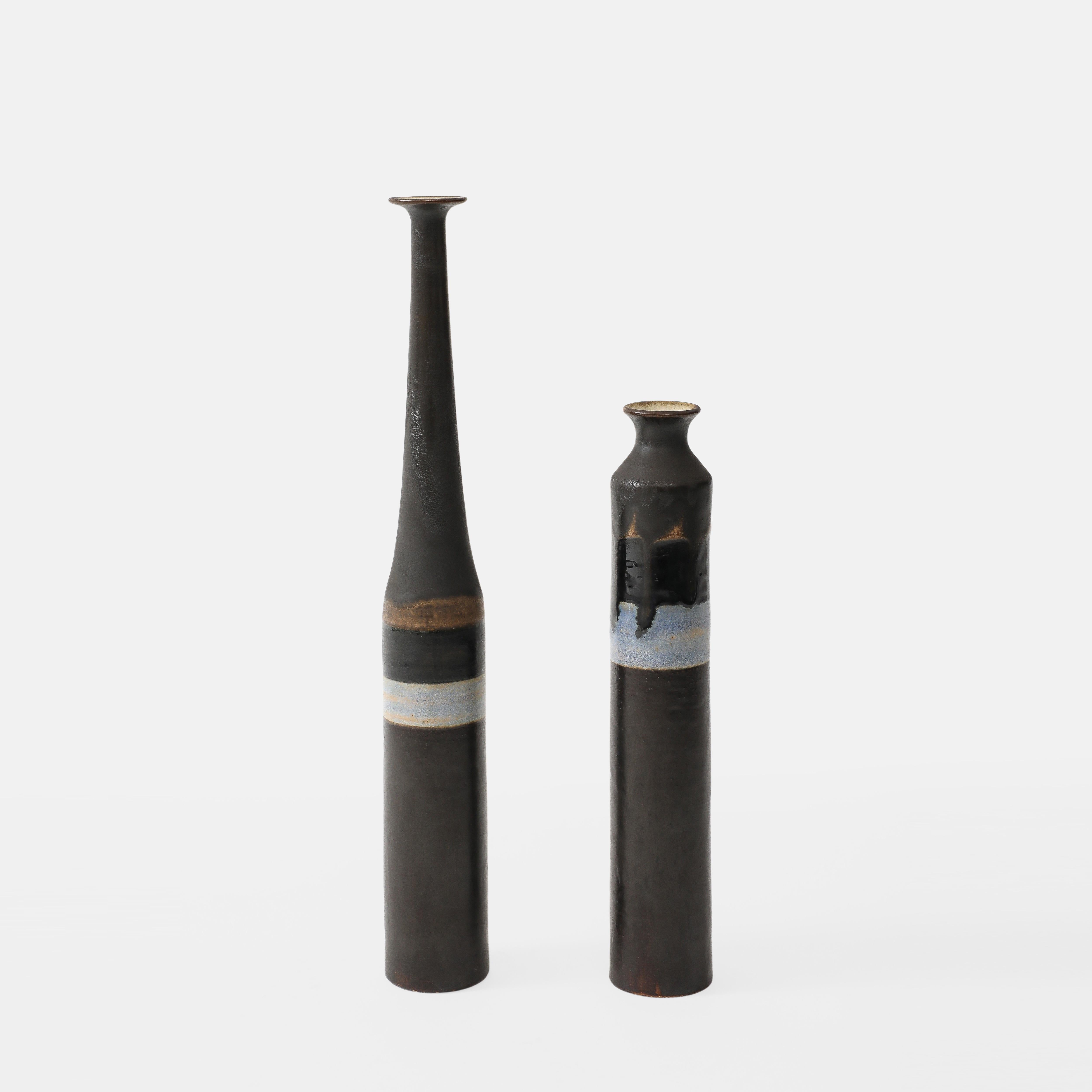 italien Bruno Gambone Paire de bouteilles ou de vases en céramique ou en grès, Italie, années 1970 en vente