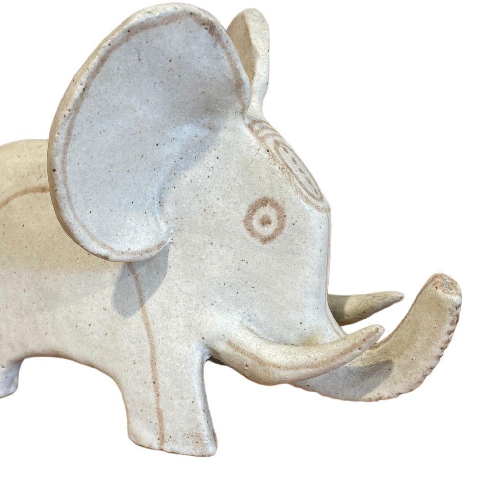 éléphant n°2 - Sculpture by Bruno Gambone