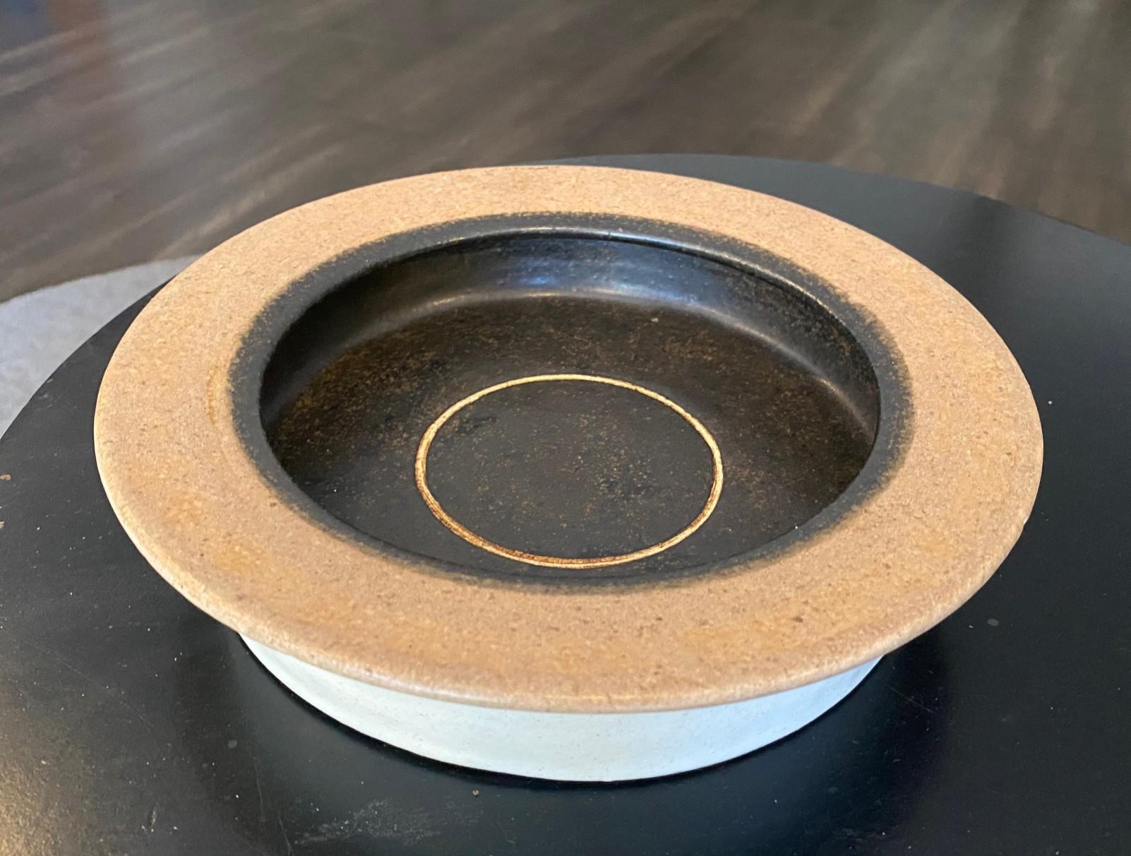 Bruno Gambone Signed Mid-Century Modern Italian Pottery Stoneware Ceramic Bowl In Good Condition For Sale In Studio City, CA