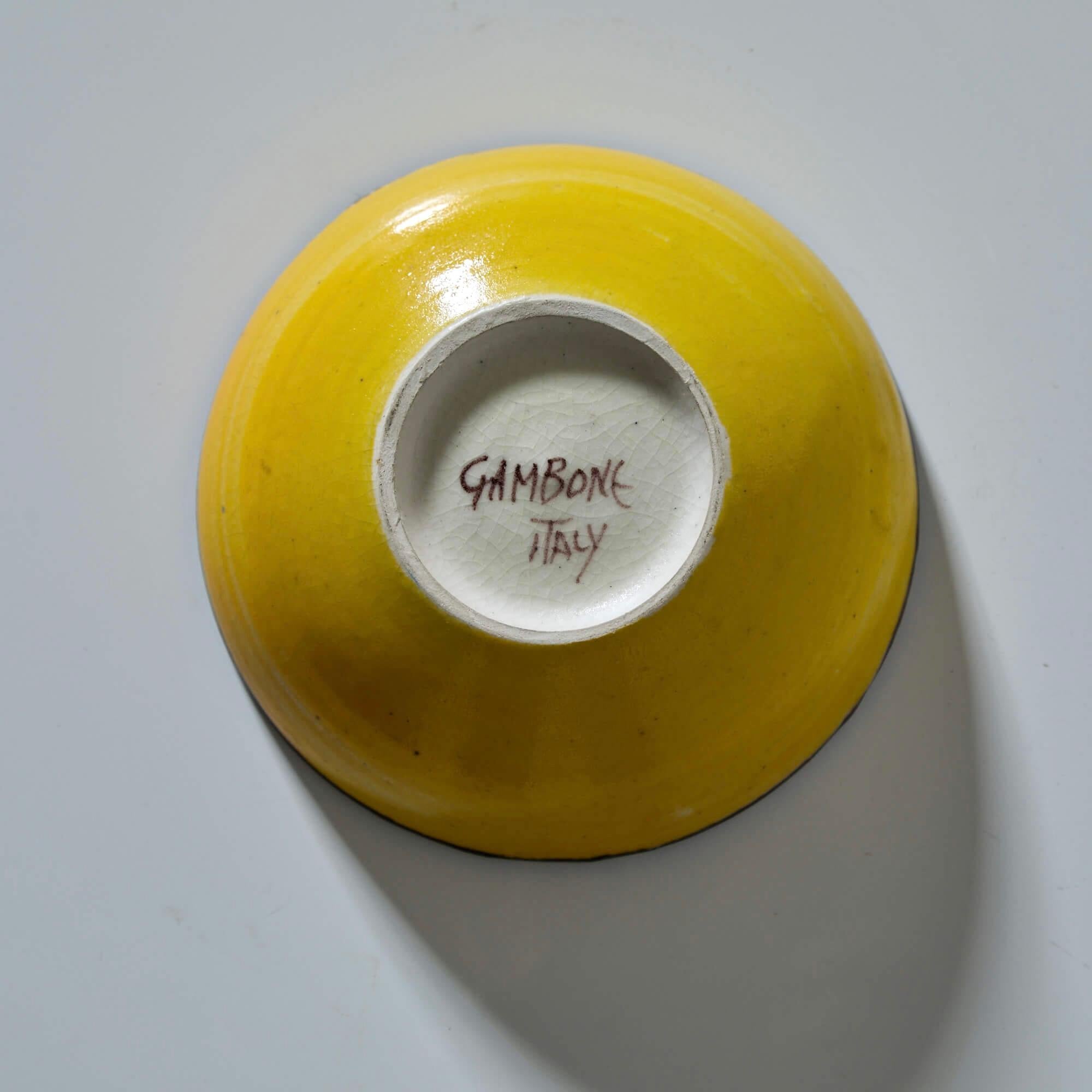 Italiano Bruno Gambone Ciotola in ceramica gialla in vendita