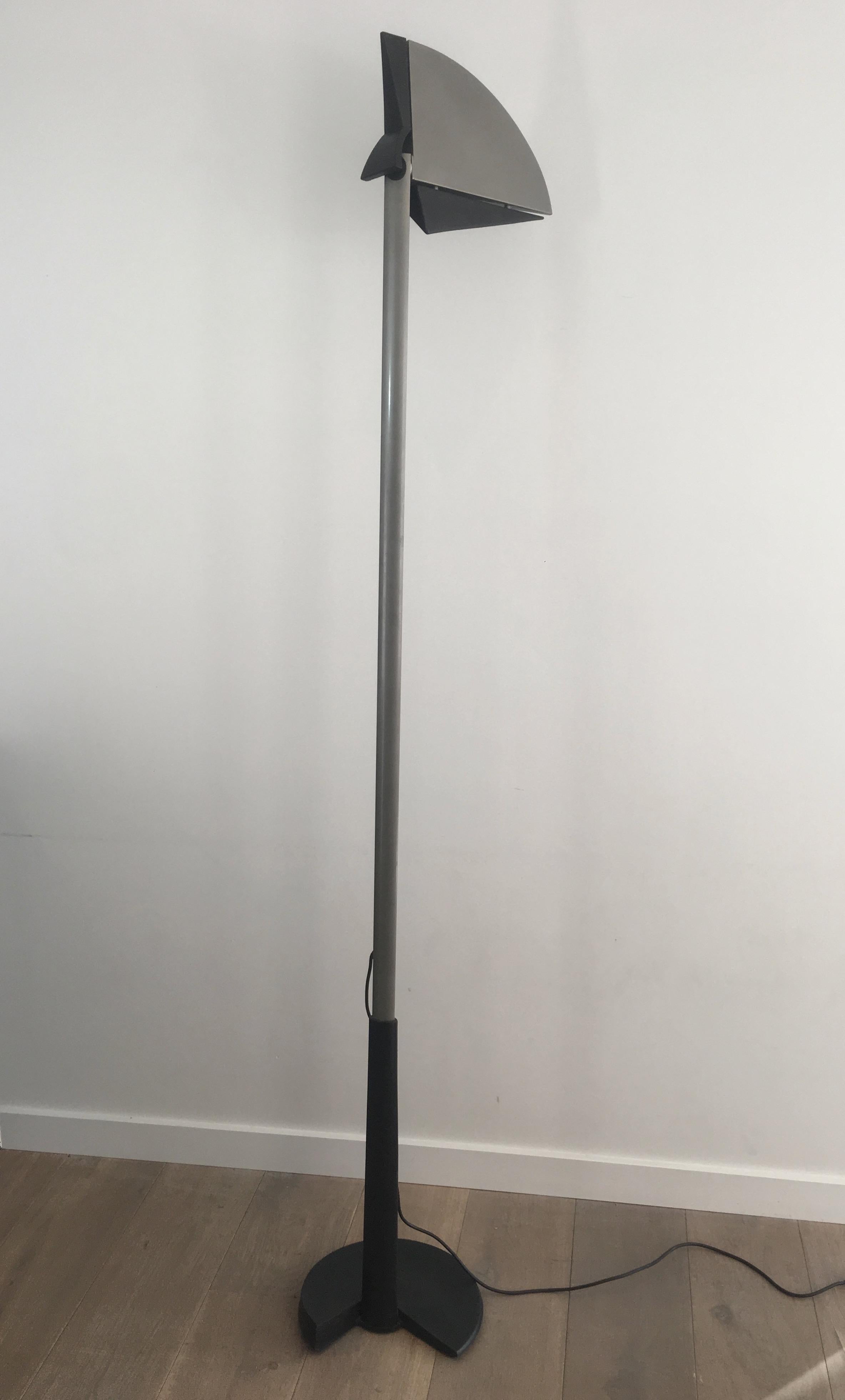 Bruno Gecchelin pour Gruppo Skipper. Lampadaire en émail gris et caoutchouc noir mat en vente 5