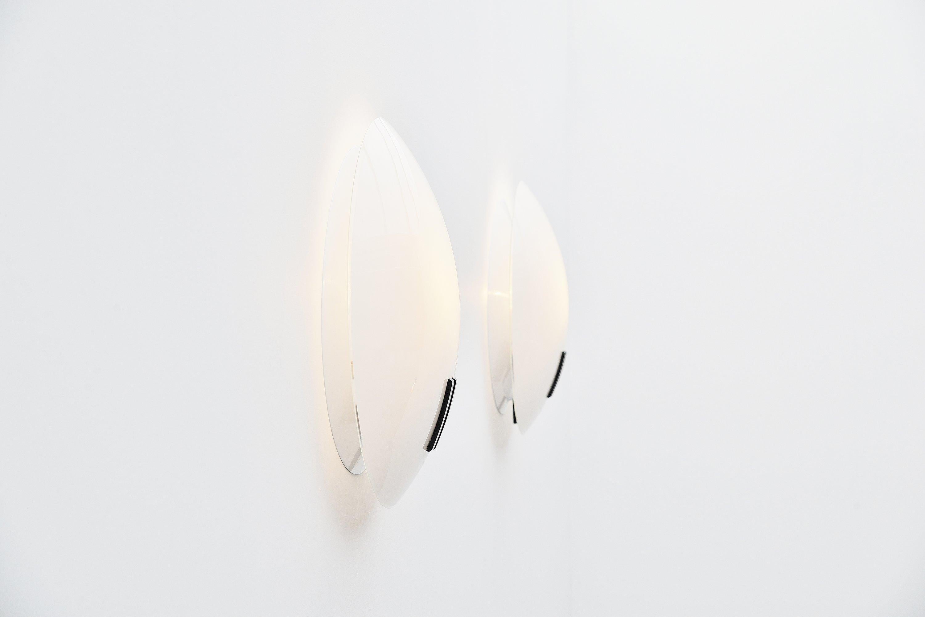 Bruno Gecchelin Perla 738 Wall Lamps Oluce, Italy, 1986 In Good Condition In Roosendaal, Noord Brabant