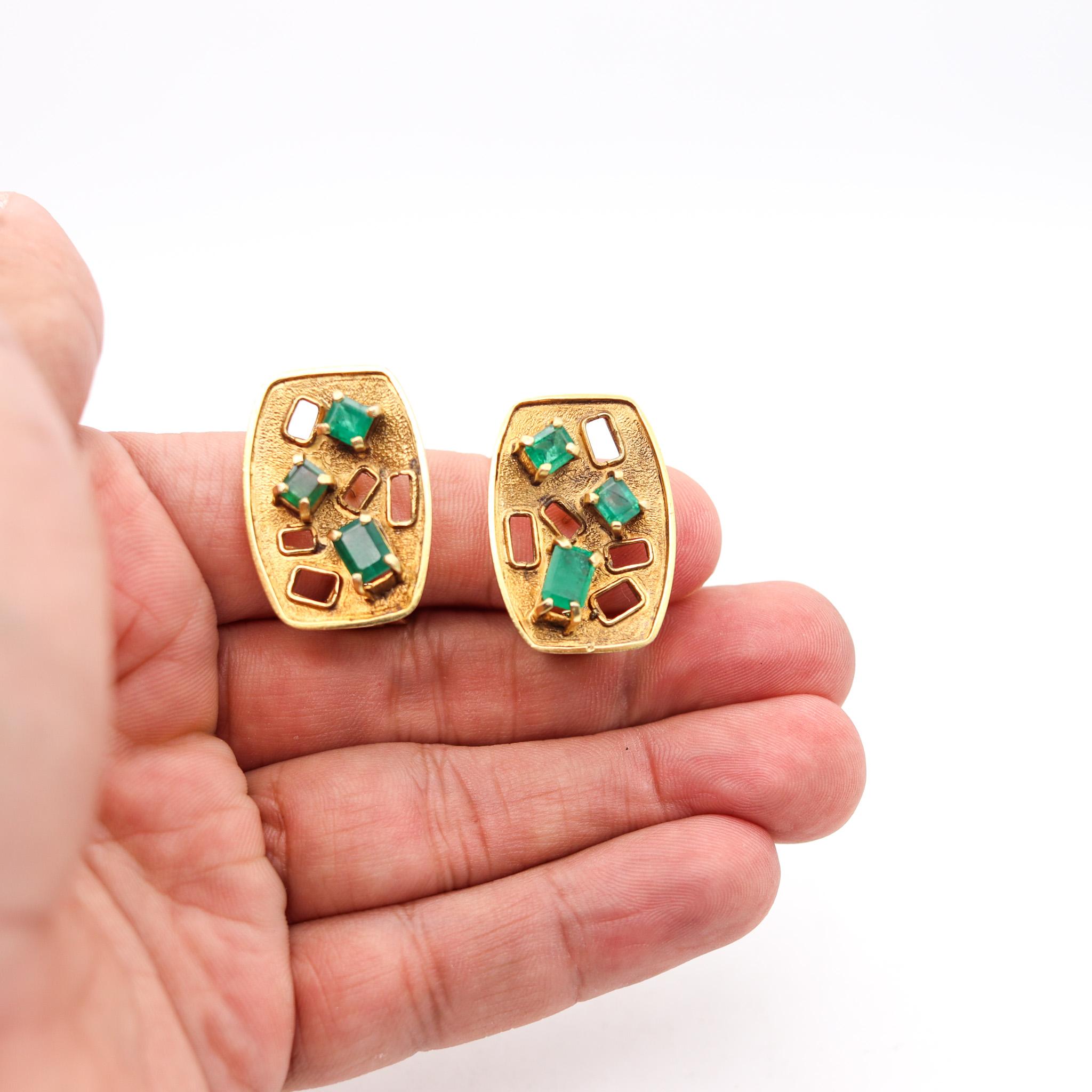 Emerald Cut Bruno Guidi 1970 Retro Modernist Earrings In 18Kt Gold With 4.45 Ctw In Emeralds For Sale