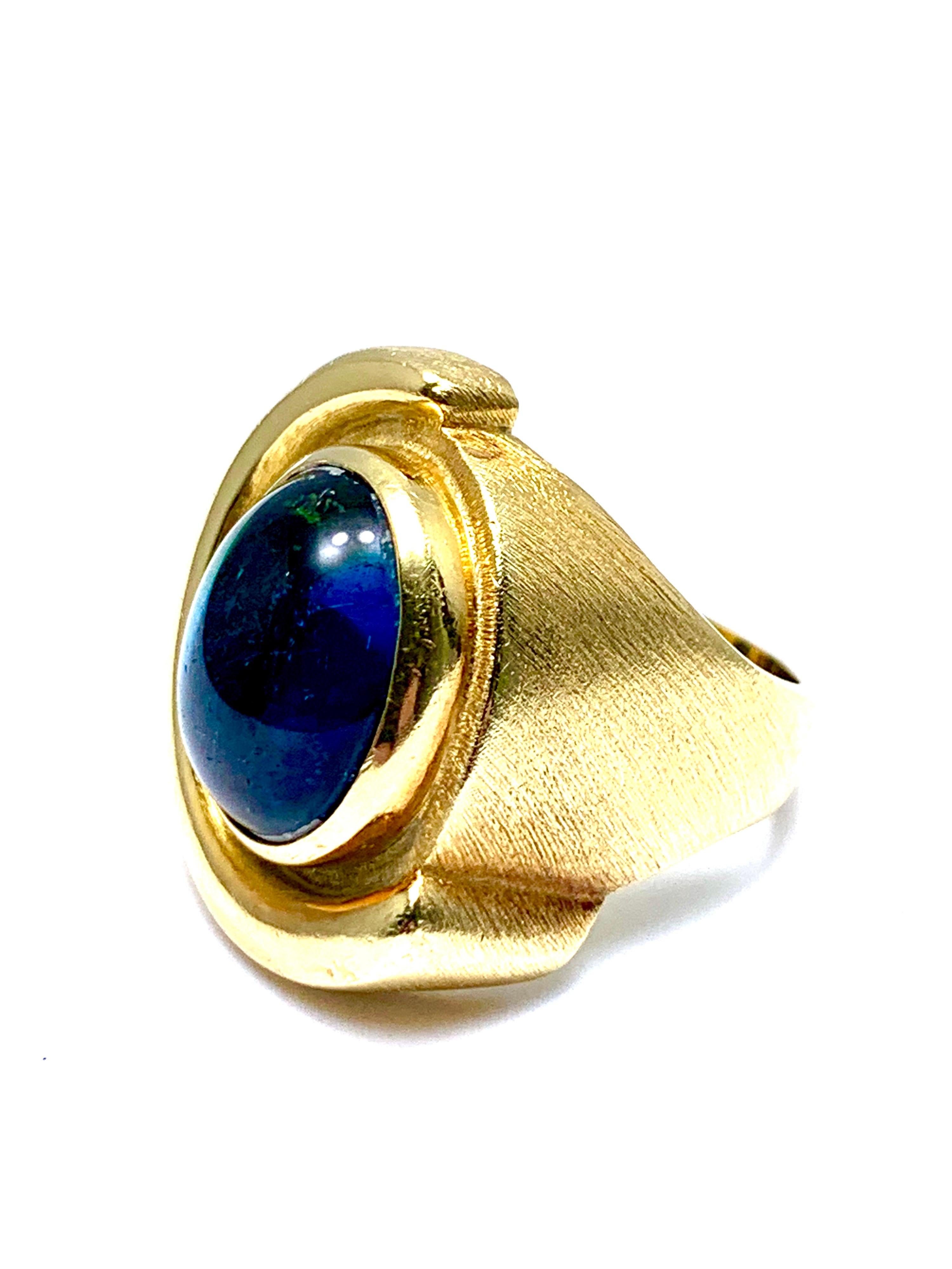 Bruno Guidi 6.43 Carat Cabochon Indicolite Tourmaline 18 Karat Yellow Gold Ring In Excellent Condition For Sale In Chevy Chase, MD