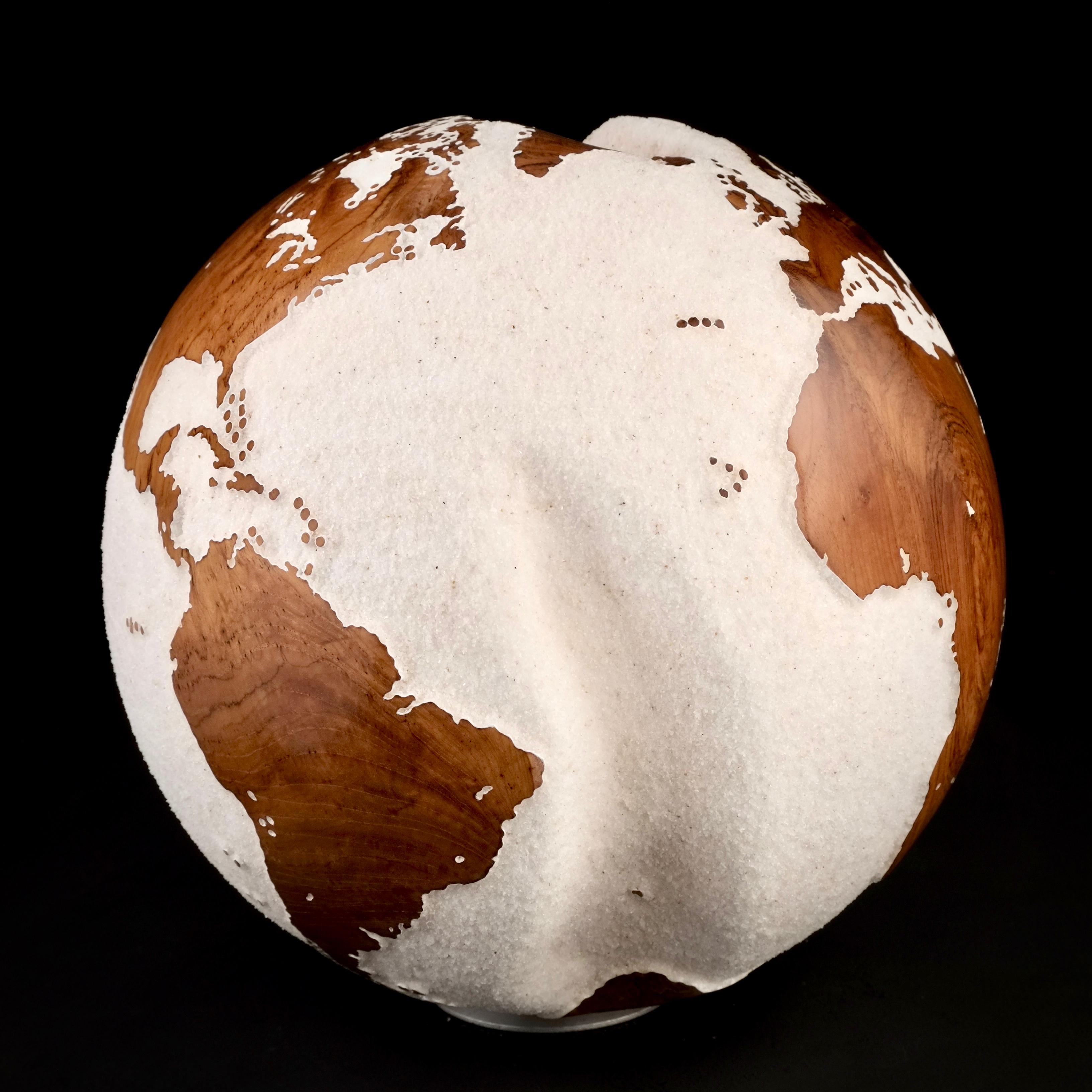 Rund um den Globus Bruno Helgen Zeitgenössische Weltkugel-Skulptur aus Holz  im Angebot 8