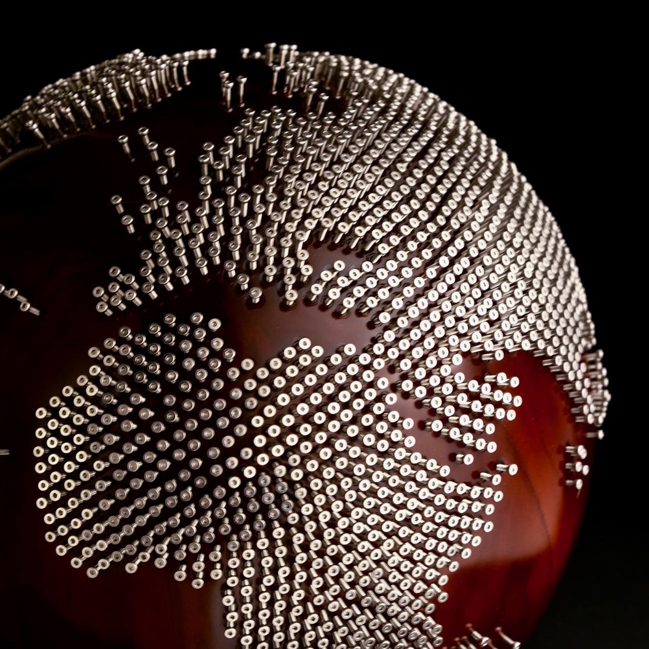 Bolzen von Bruno Helgen - Zeitgenössische gedrechselte Holzkugelskulptur im Angebot 5