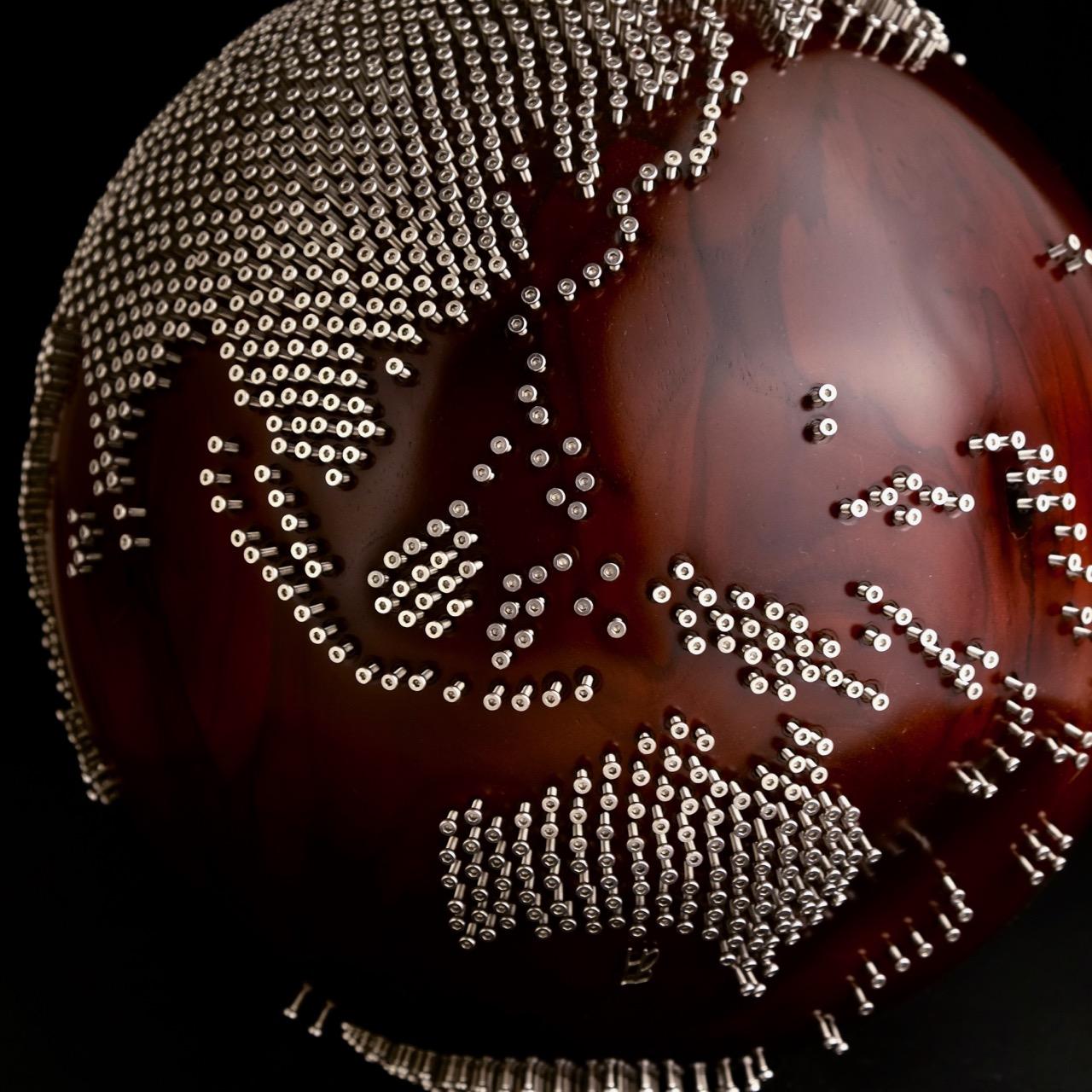 Bolts de Bruno Helgen - Sculpture contemporaine en forme de globe en bois tourné  en vente 6