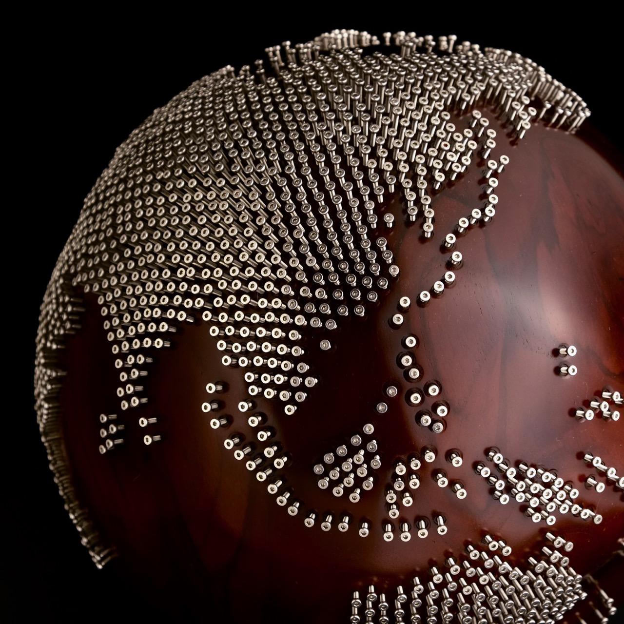 Bolts de Bruno Helgen - Sculpture contemporaine en forme de globe en bois tourné  en vente 8