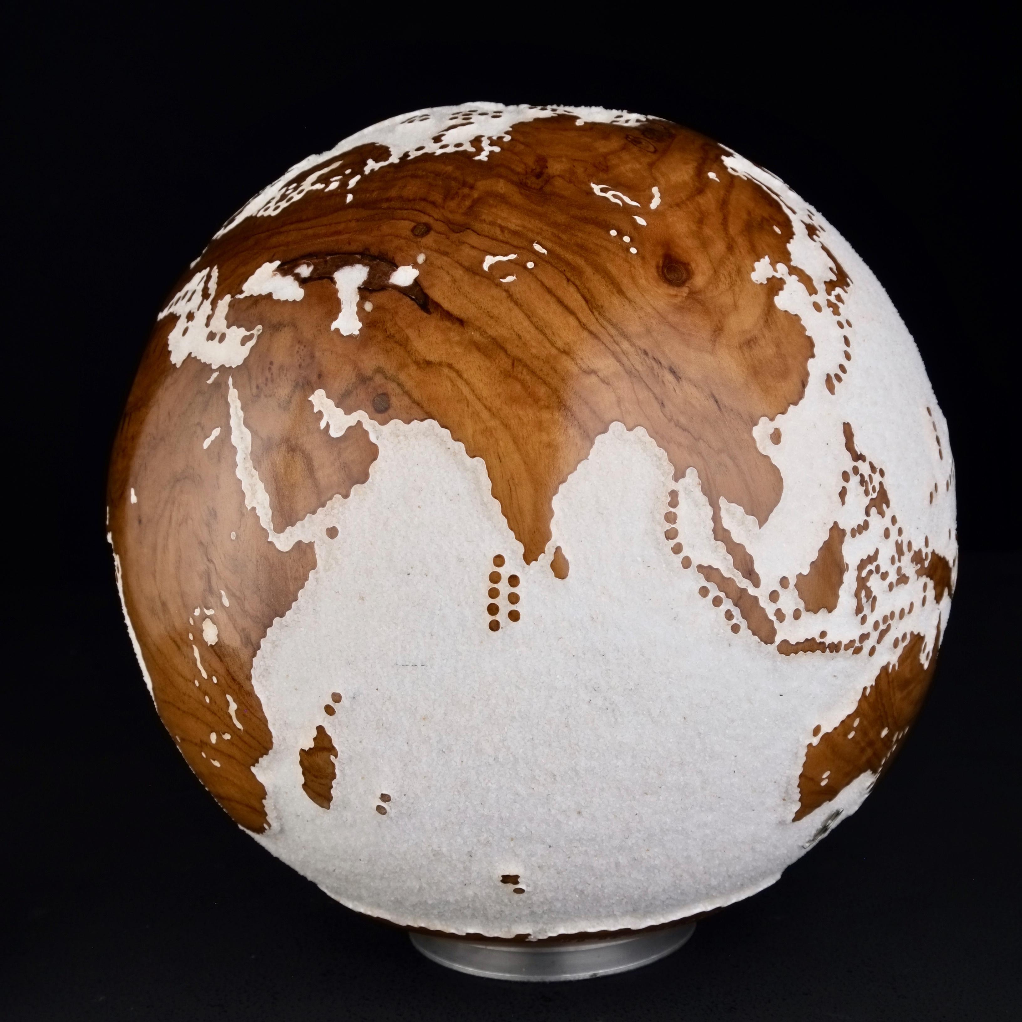 Globetrotter Teak Bruno Helgen Zeitgenössische gedrechselte Holzkugelskulptur im Angebot 10