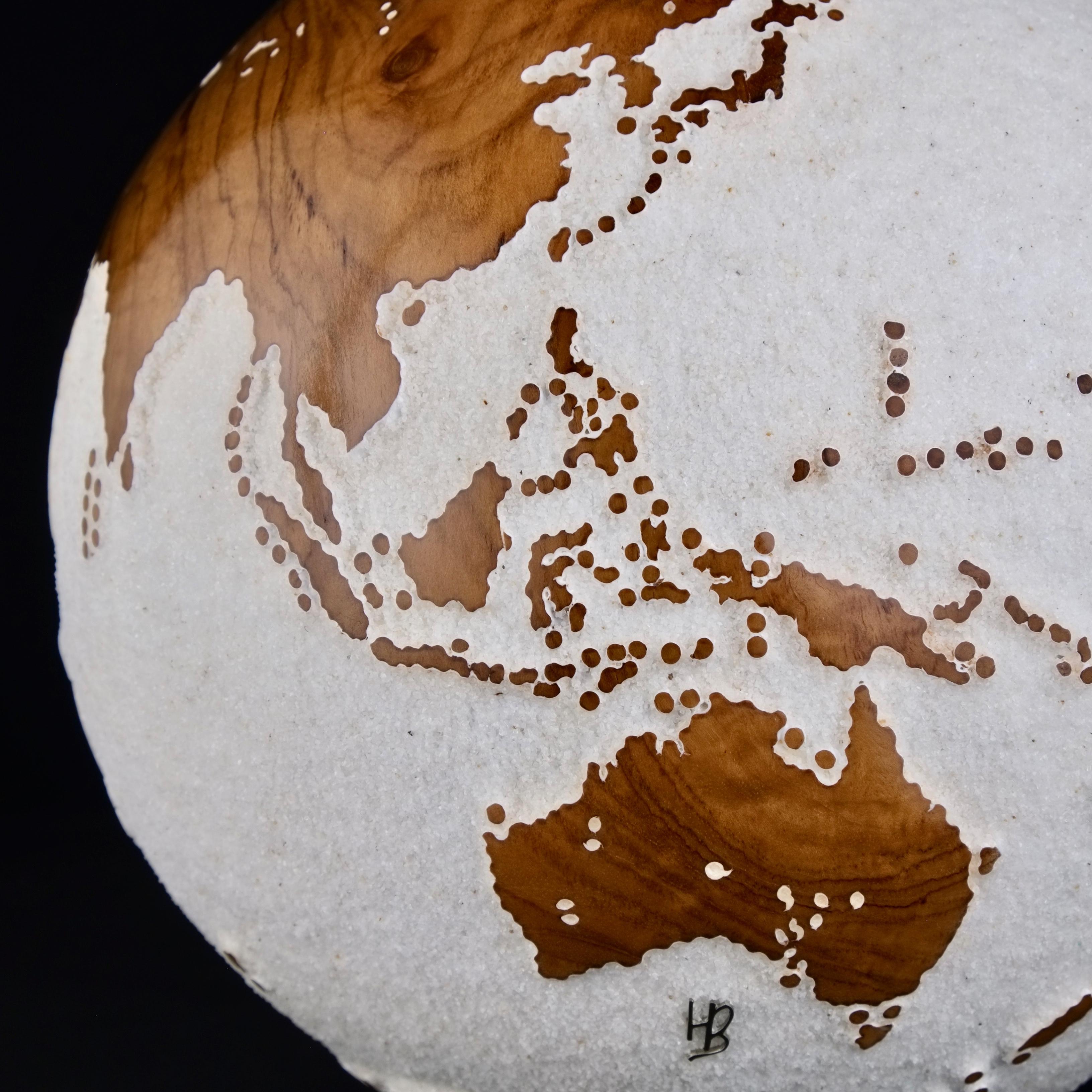 Globetrotter Teak Bruno Helgen Zeitgenössische gedrechselte Holzkugelskulptur im Angebot 16