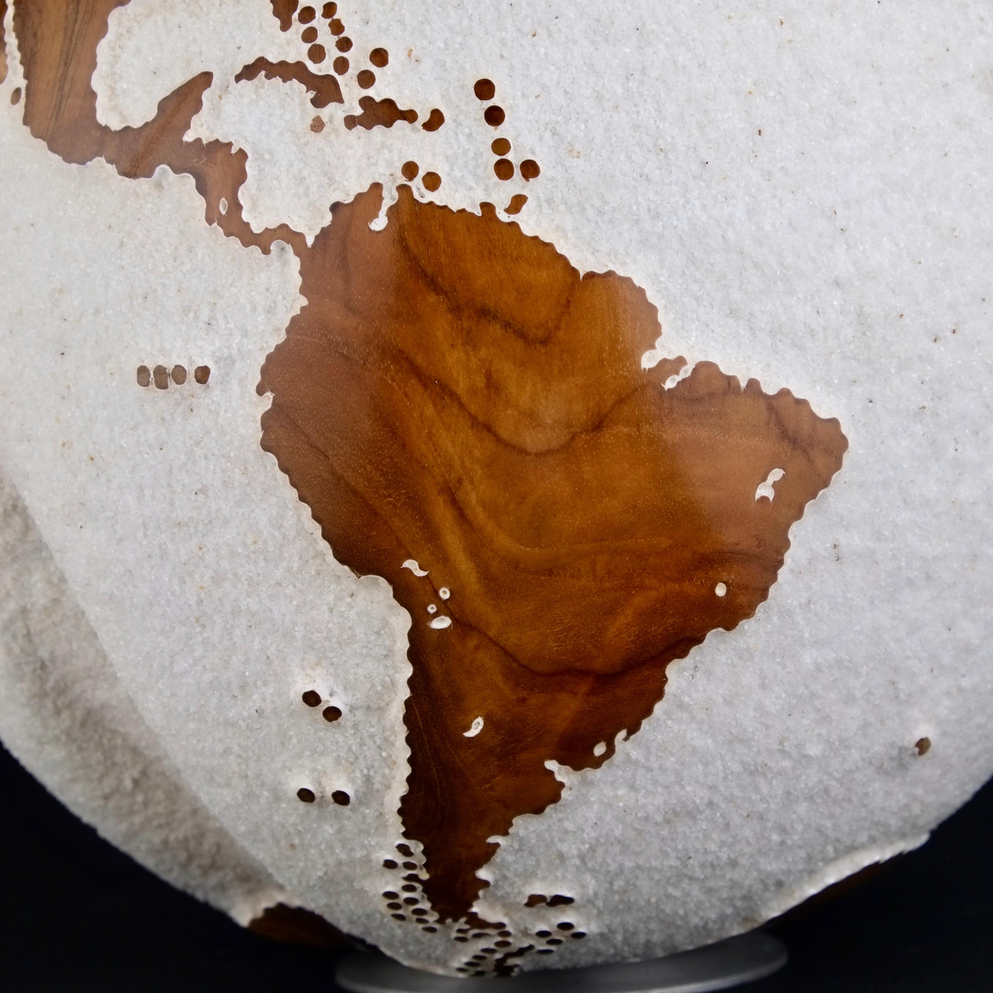 Globetrotter Teak Bruno Helgen Zeitgenössische gedrechselte Holzkugelskulptur im Angebot 17
