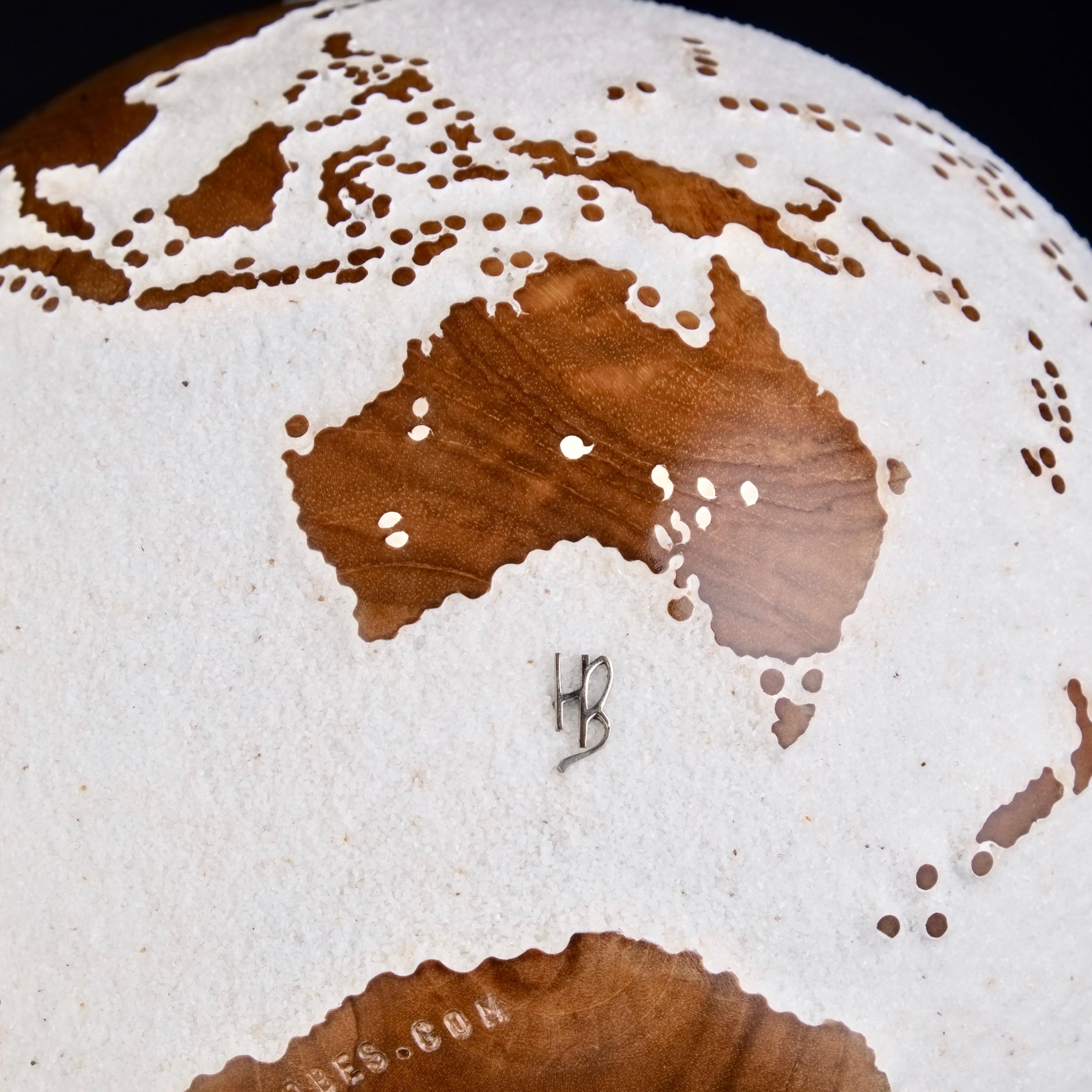 Globetrotter Teak Bruno Helgen Zeitgenössische gedrechselte Holzkugelskulptur im Angebot 19