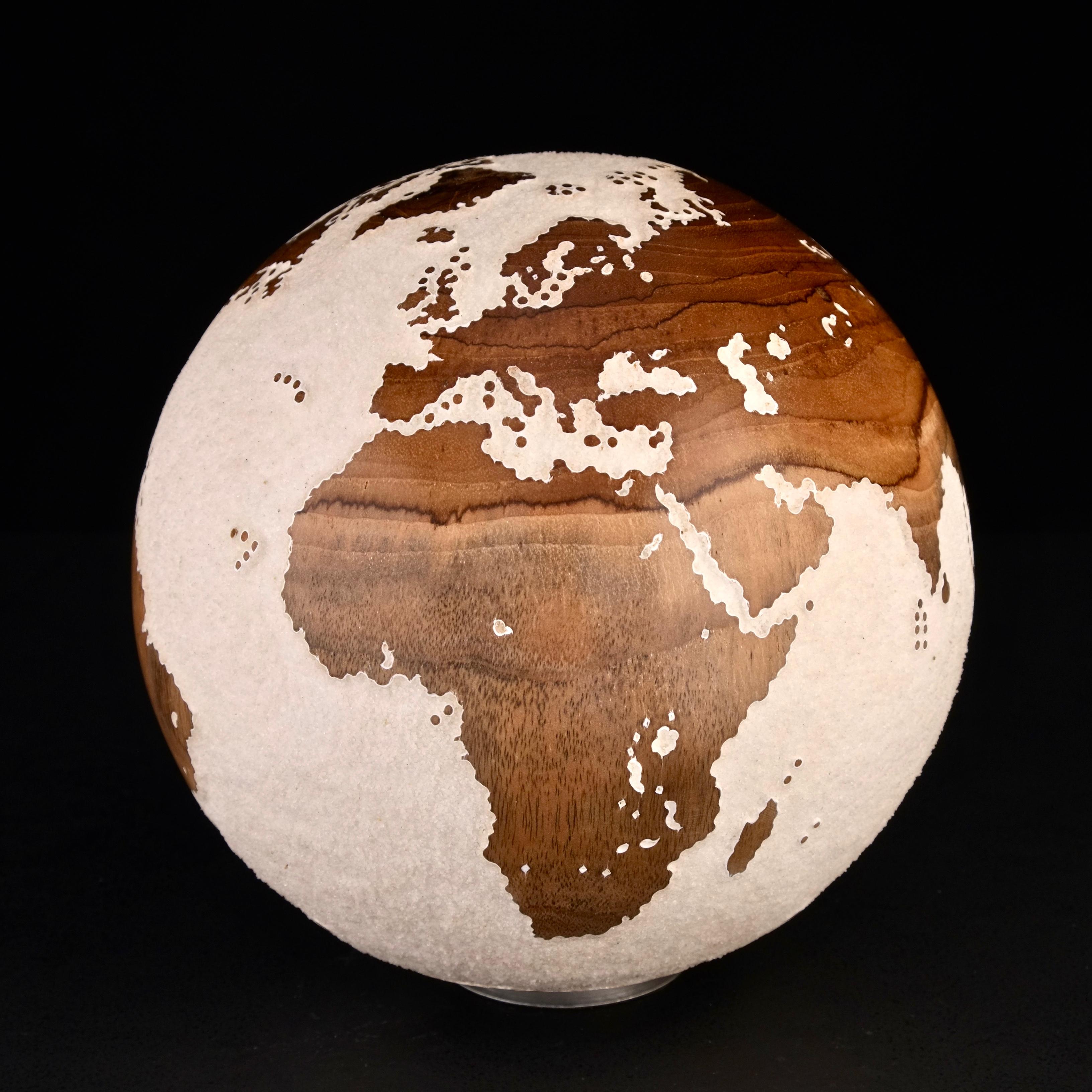 Make a Journey Teak Bruno Helgen Contemporary Drechsler Holzkugel Skulptur im Angebot 6
