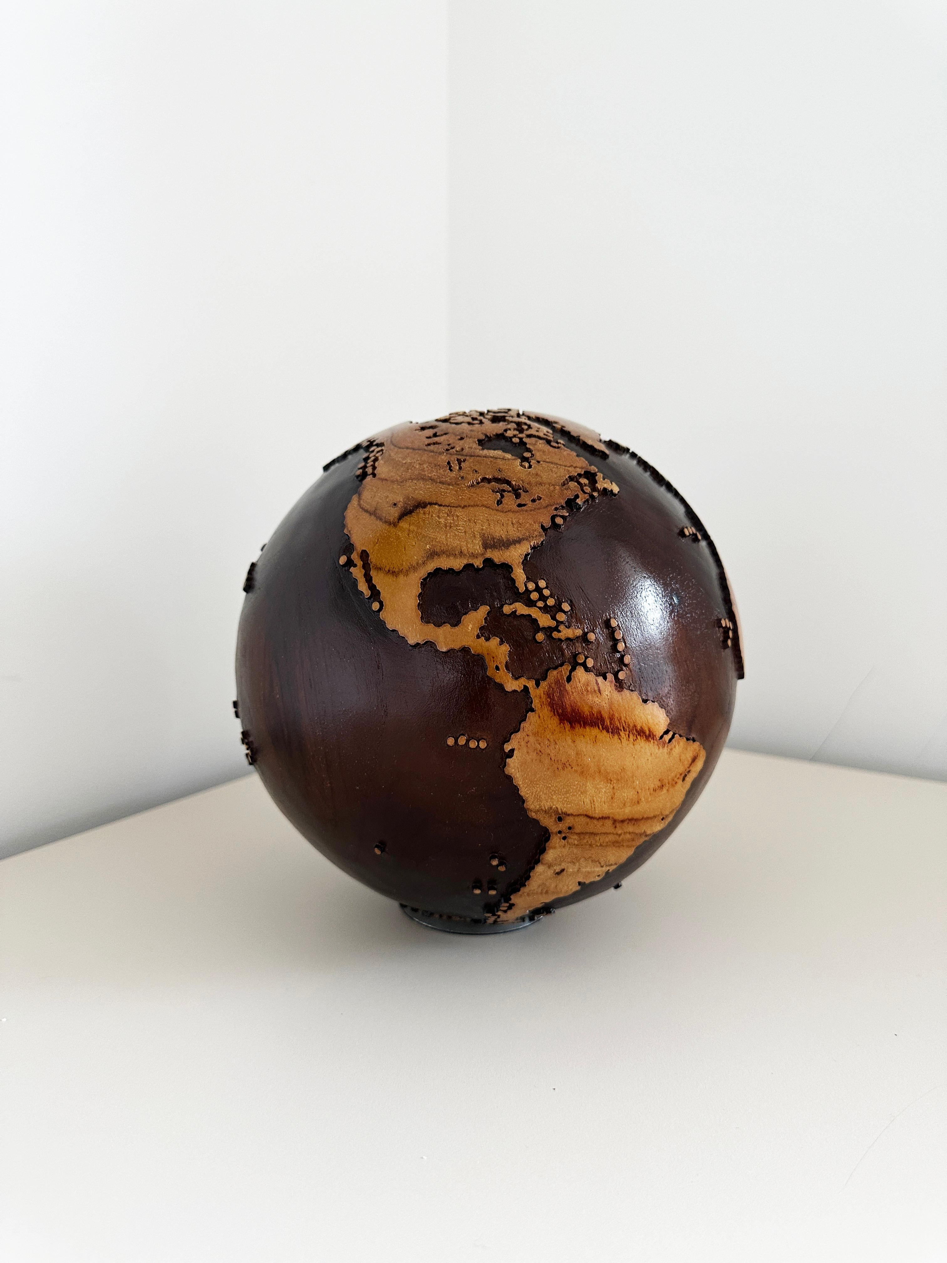 Make your Way Teak Walnut Stain par Bruno Helgen - sculpture d'un globe en bois  en vente 7