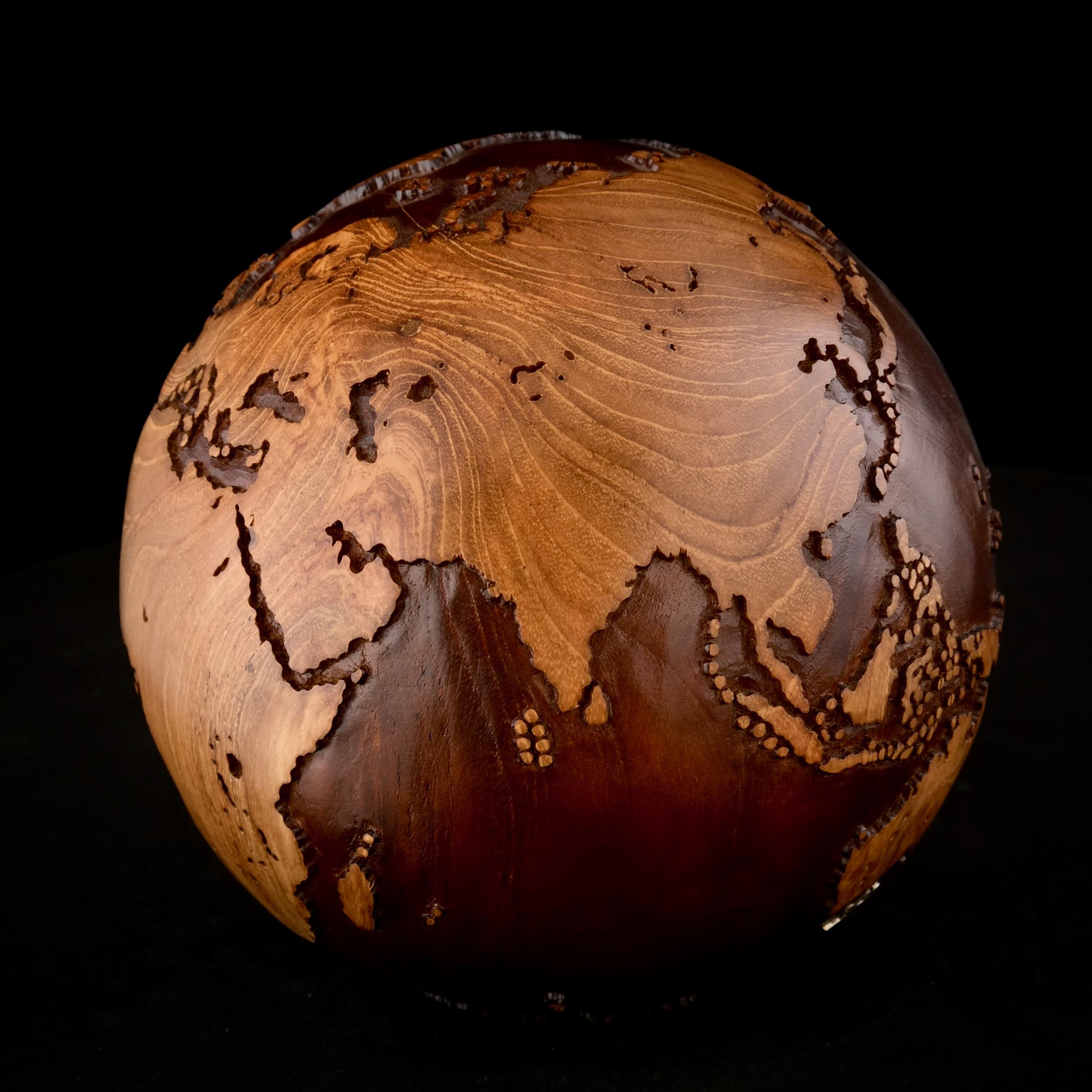 Take a Trip Teck Walnut Stain by Bruno Helgen - sculpture globe en bois  en vente 9