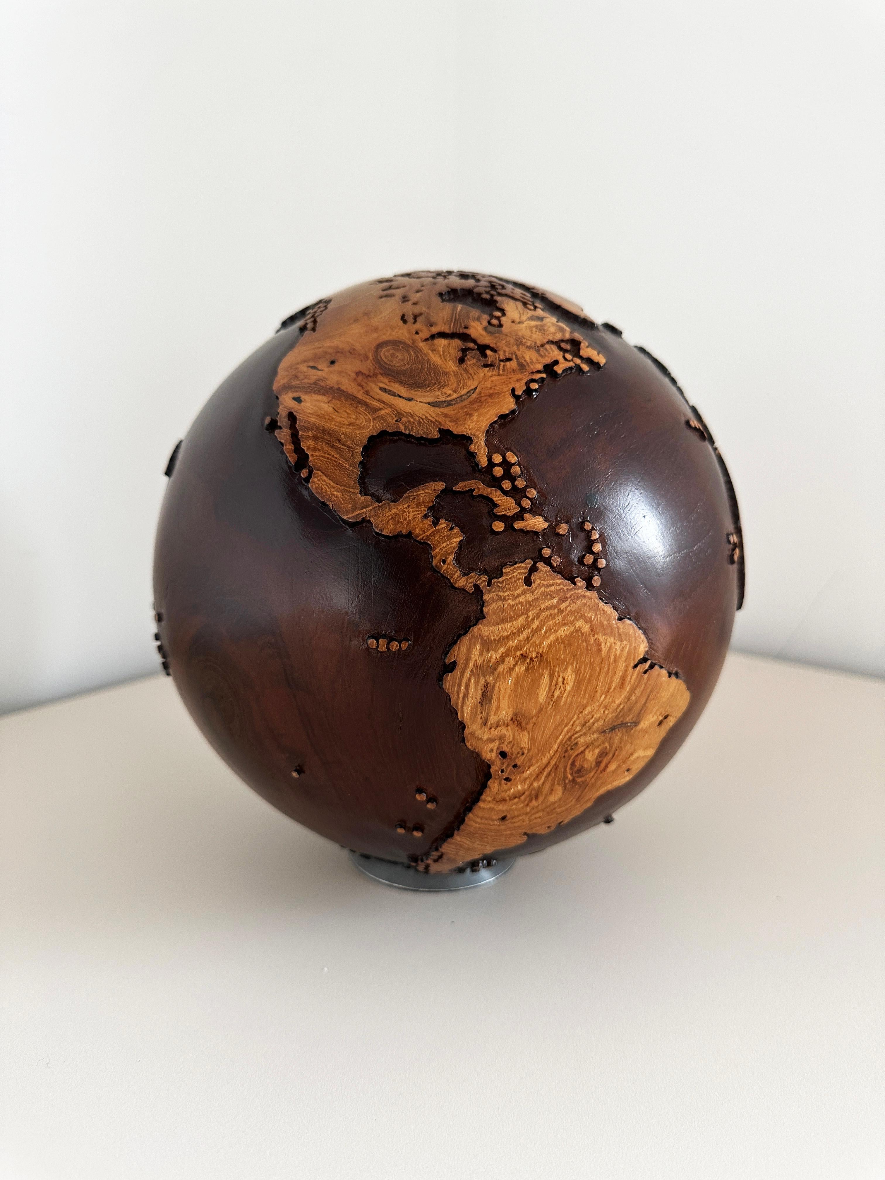 Take a Trip Teck Walnut Stain by Bruno Helgen - sculpture globe en bois  en vente 14