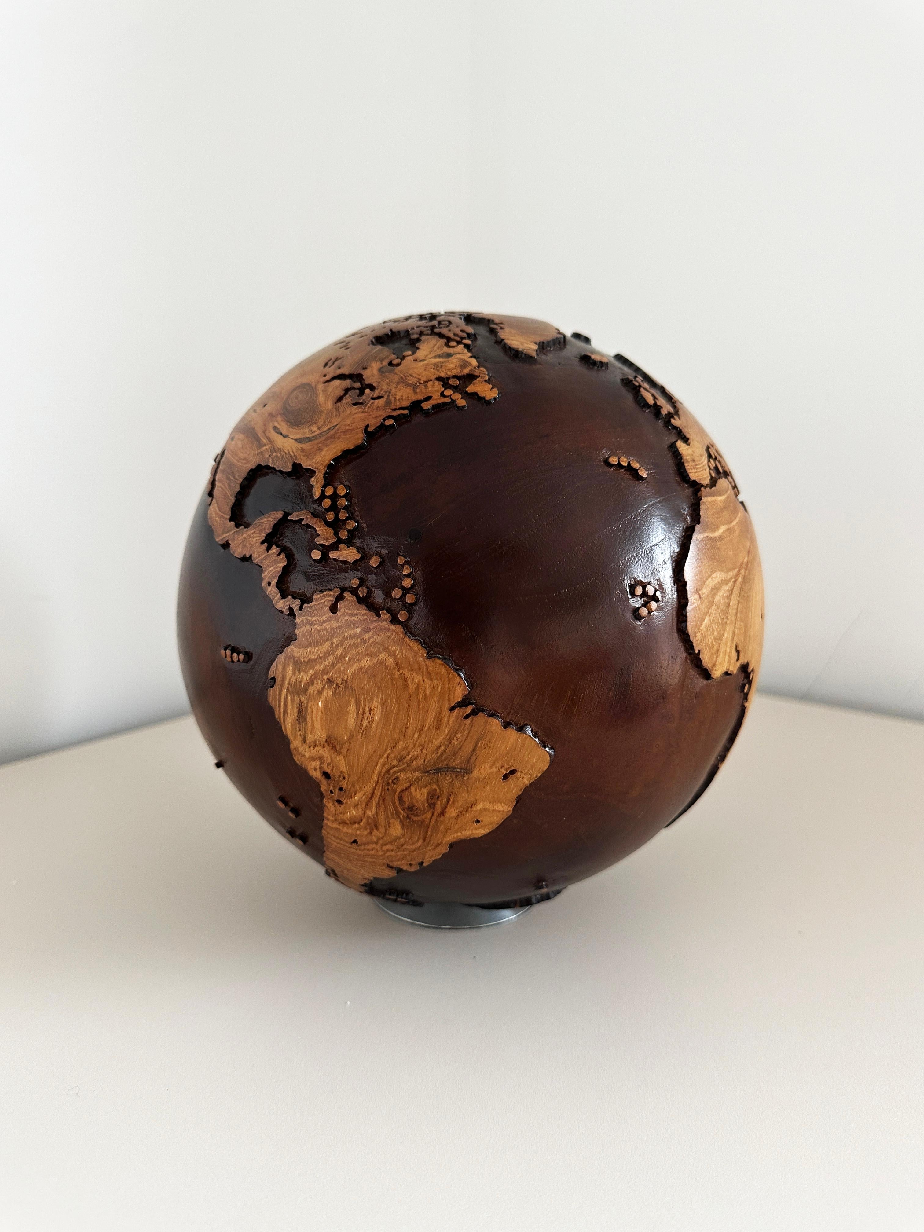 Take a Trip Teck Walnut Stain by Bruno Helgen - sculpture globe en bois  en vente 6