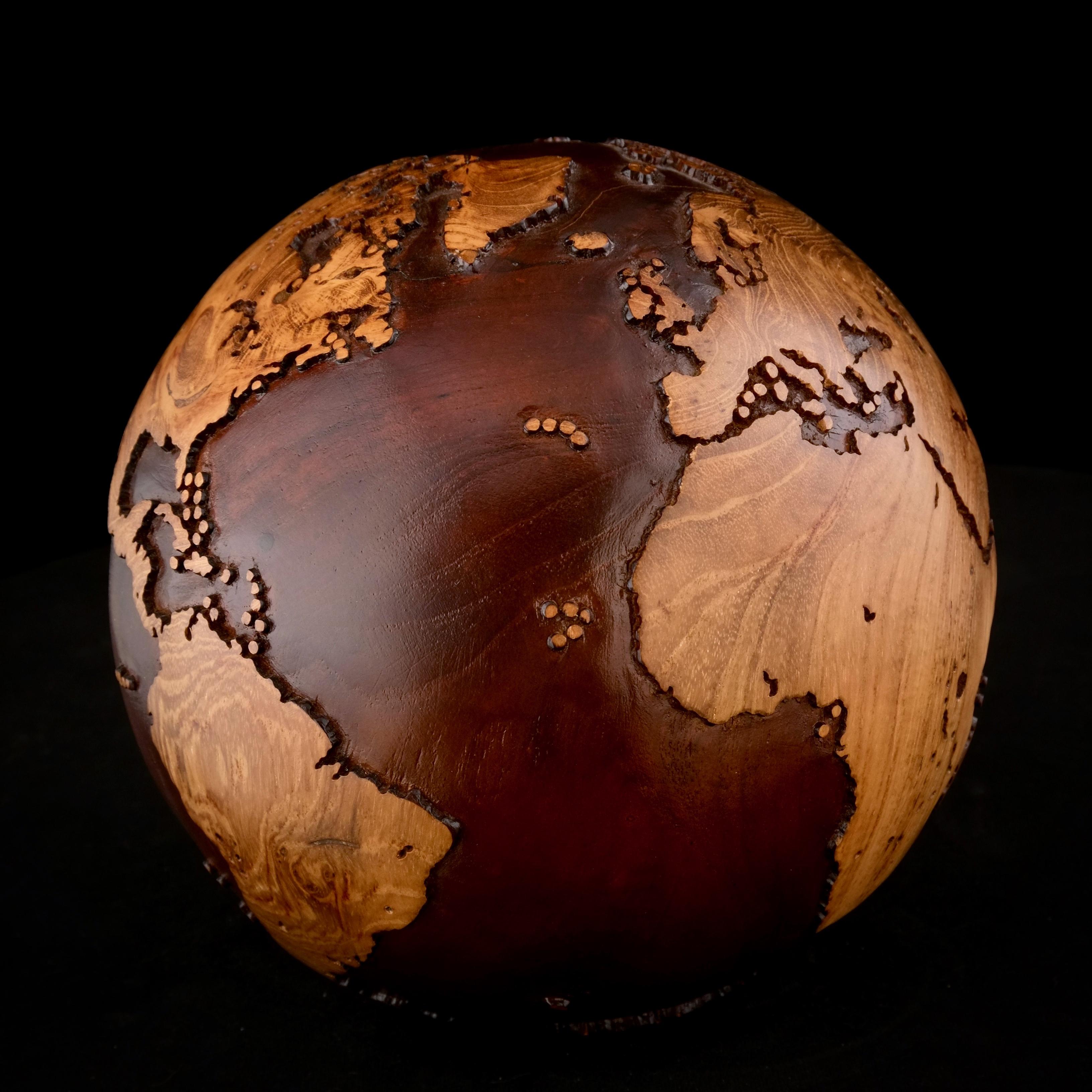 Take a Trip Teck Walnut Stain by Bruno Helgen - sculpture globe en bois  en vente 7