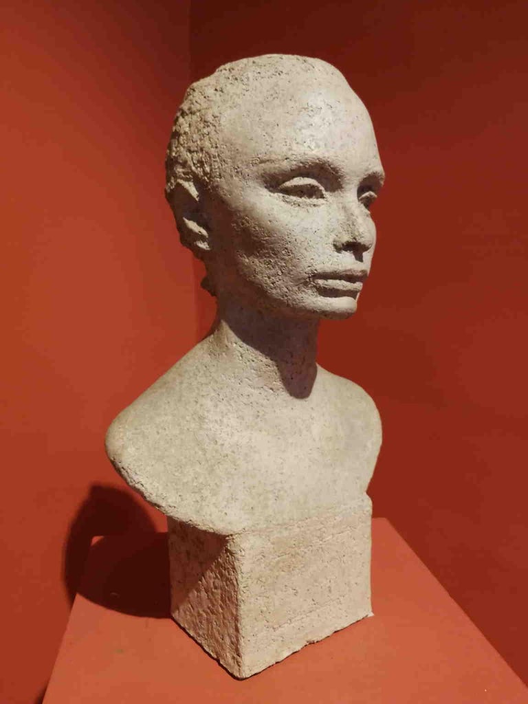 Bruno Innocenti was a pupil of Libero Andreotti and, afterwards, he became his assistant. When Andreotti died, Innocenti took his place as Sculpture teacher at the Art Institute of Florence. Between the 1925 and the 1949 he held a lot of monographic