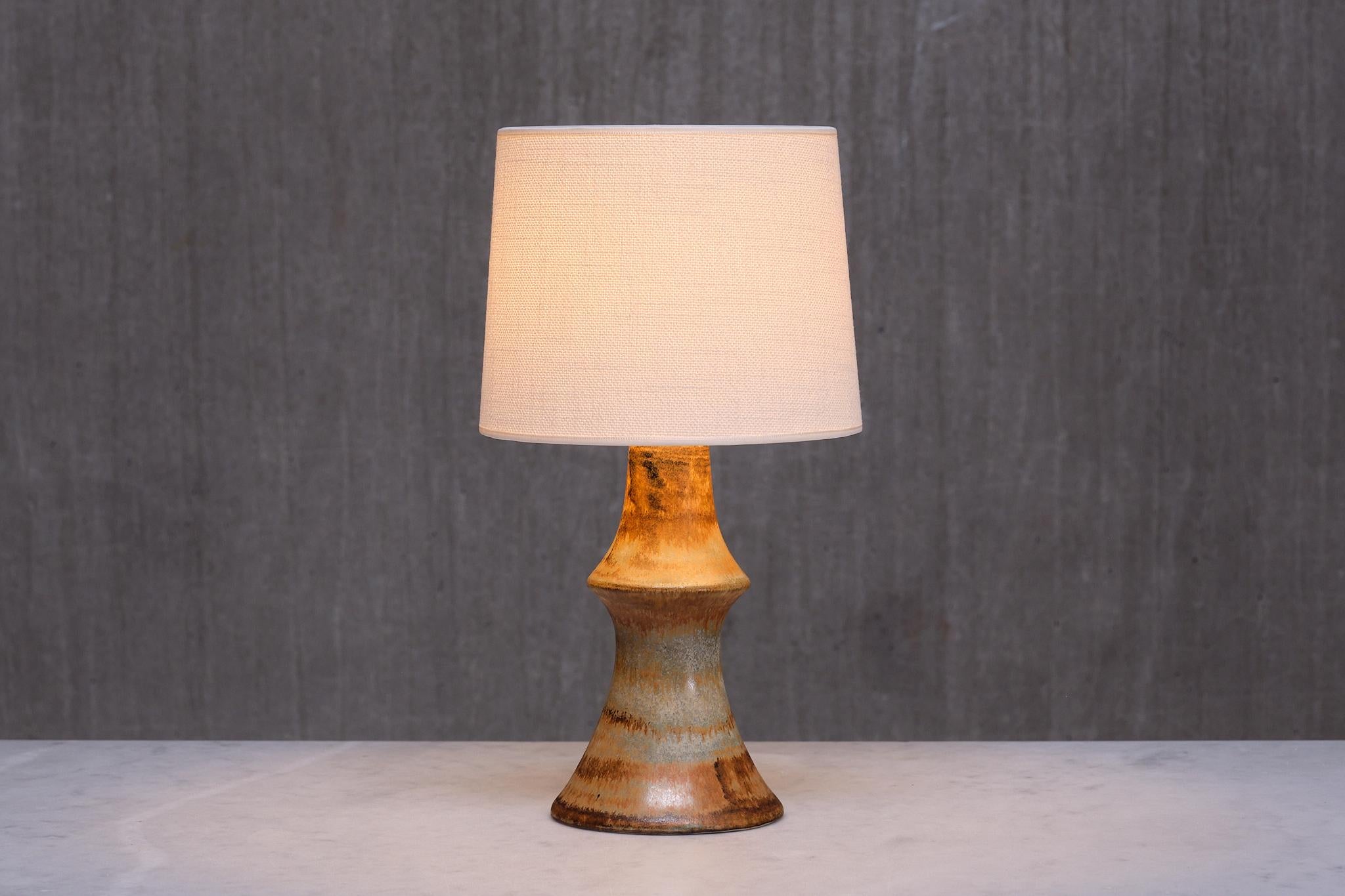 Scandinave moderne Lampe de table en céramique Bruno Karlsson, Ego Stengods, Suède, années 1960 en vente
