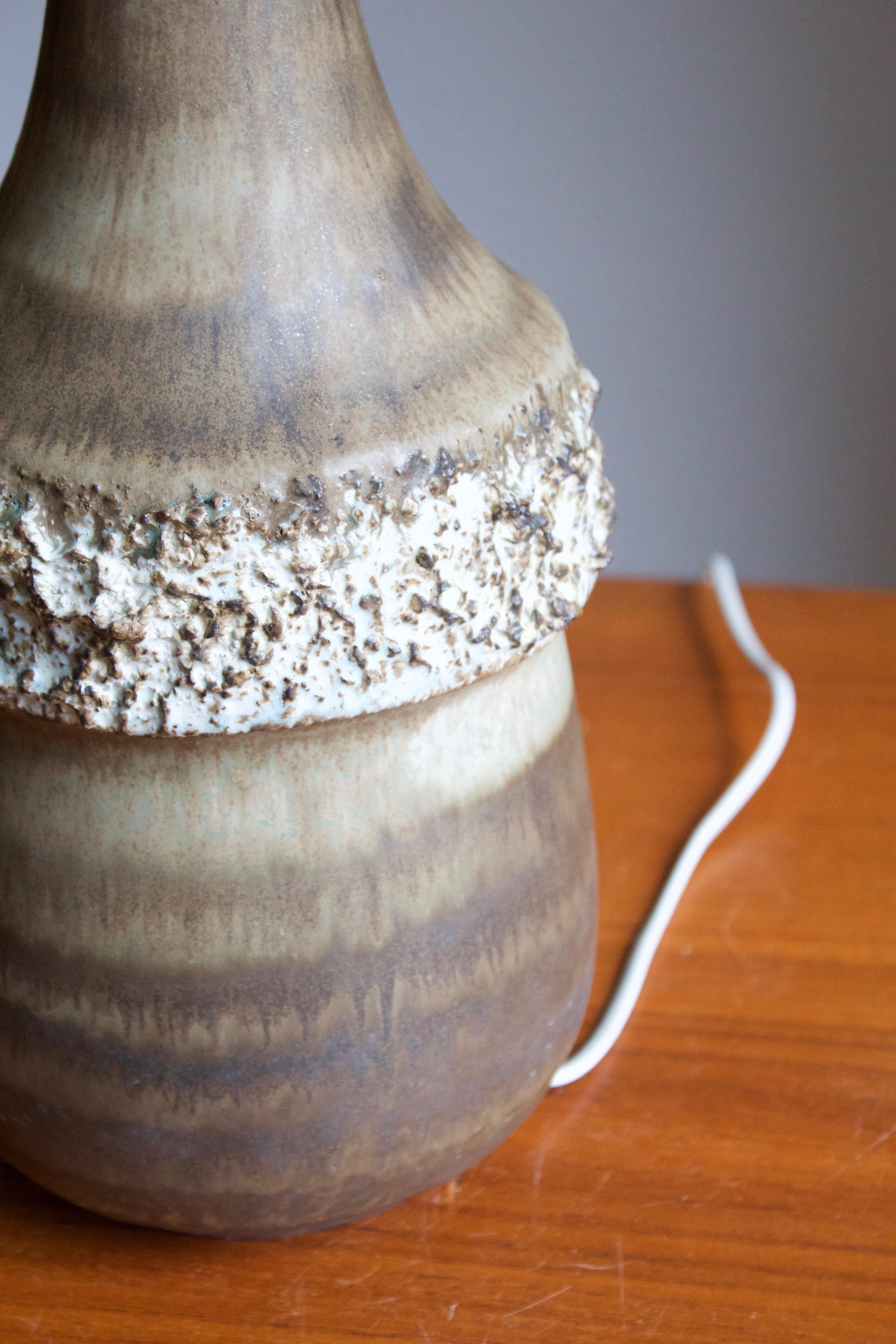 Bruno Karlsson, Sizable Table Lamp, Stoneware, Studio Ego, Sweden, 1960s In Good Condition In High Point, NC