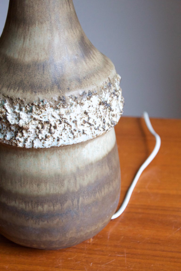 Bruno Karlsson, Sizable Table Lamp, Stoneware, Studio Ego, Sweden, 1960s In Good Condition For Sale In West Palm Beach, FL