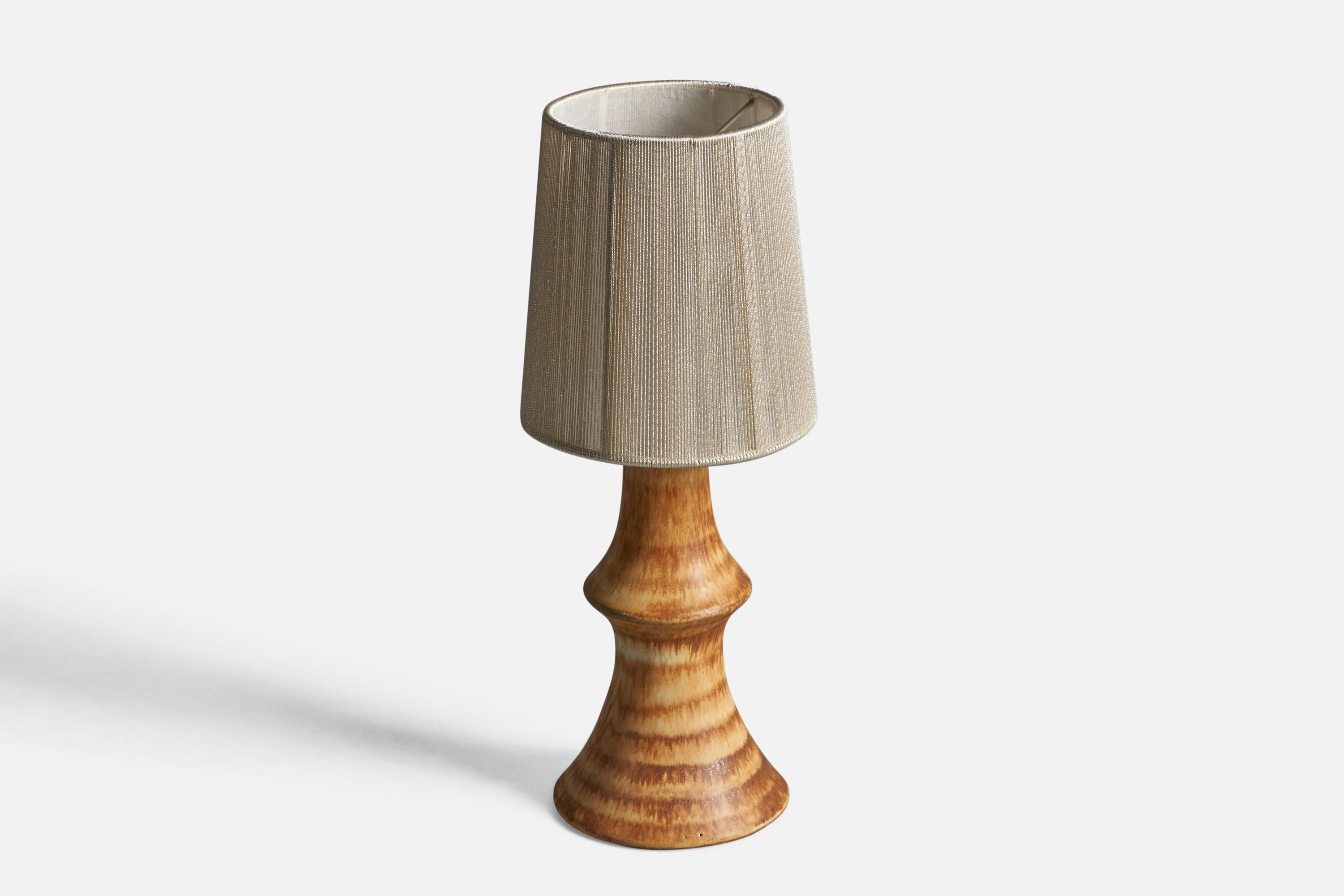 Mid-Century Modern Bruno Karlsson, Lampe de Table, Grès, Tissu, Suède, Années 1960 en vente