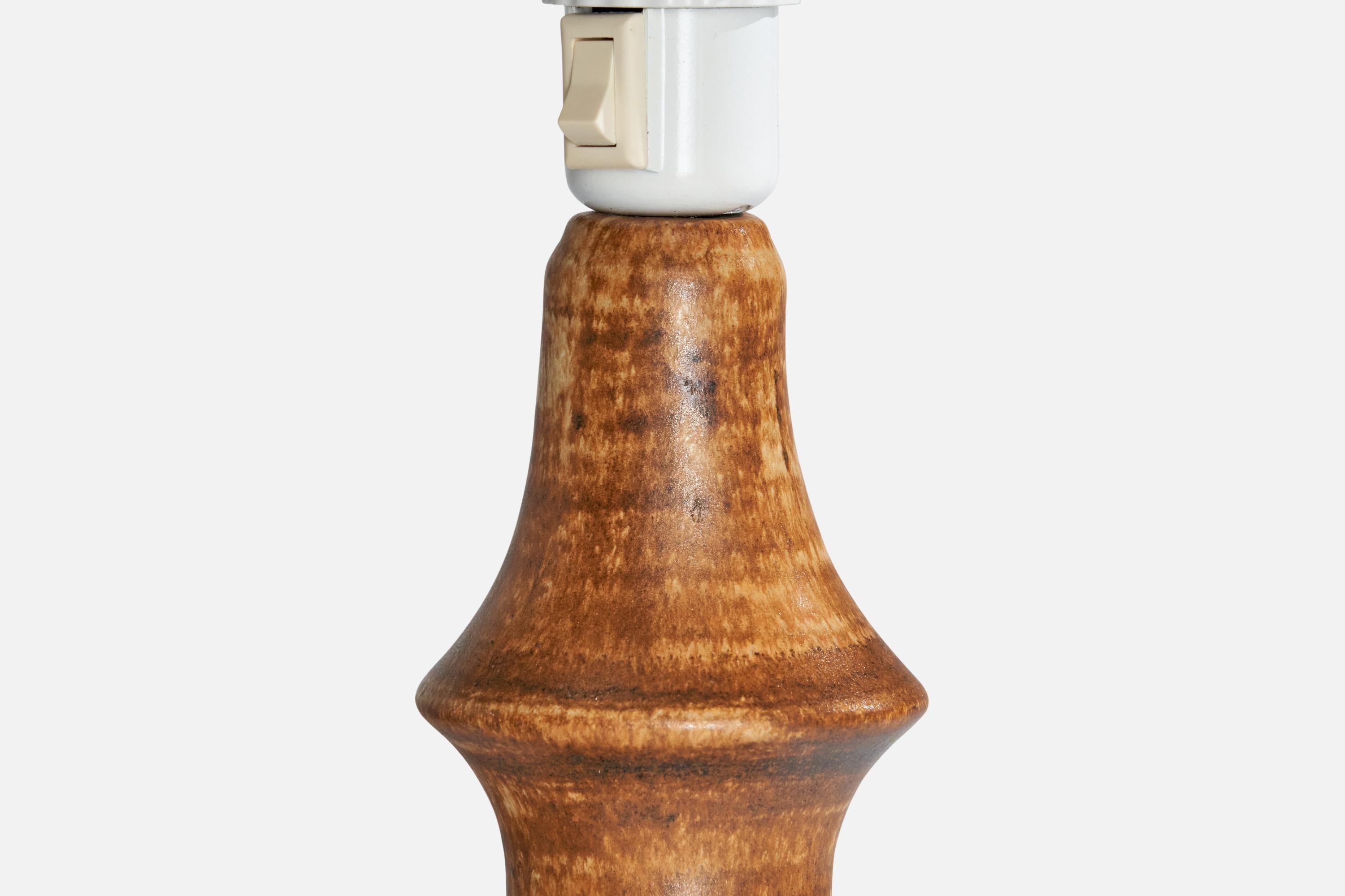 Milieu du XXe siècle Bruno Karlsson, Lampe de Table, Grès, Suède, 1960 en vente