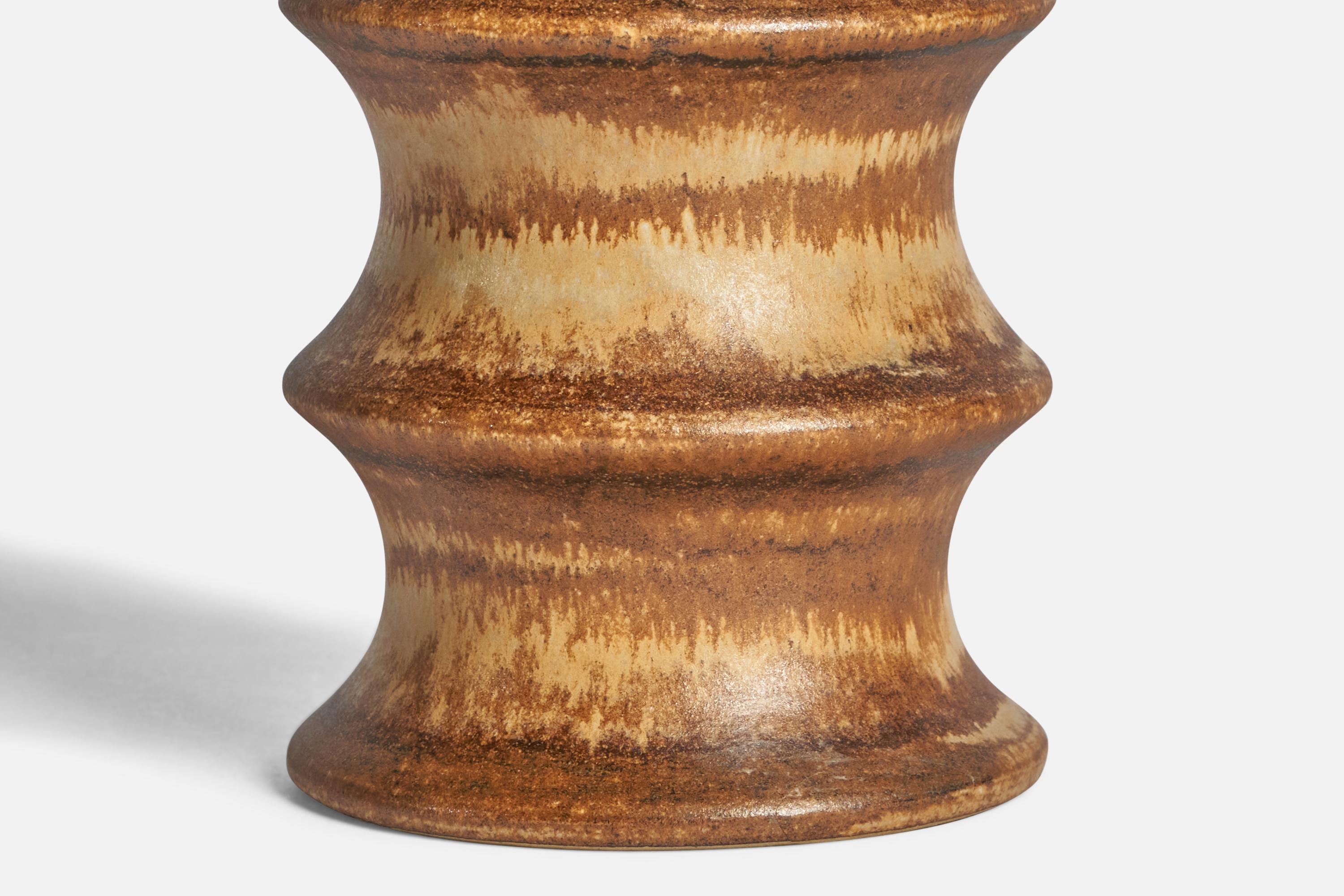 Bruno Karlsson, Vase, Stoneware, Sweden, 1960s In Good Condition For Sale In High Point, NC
