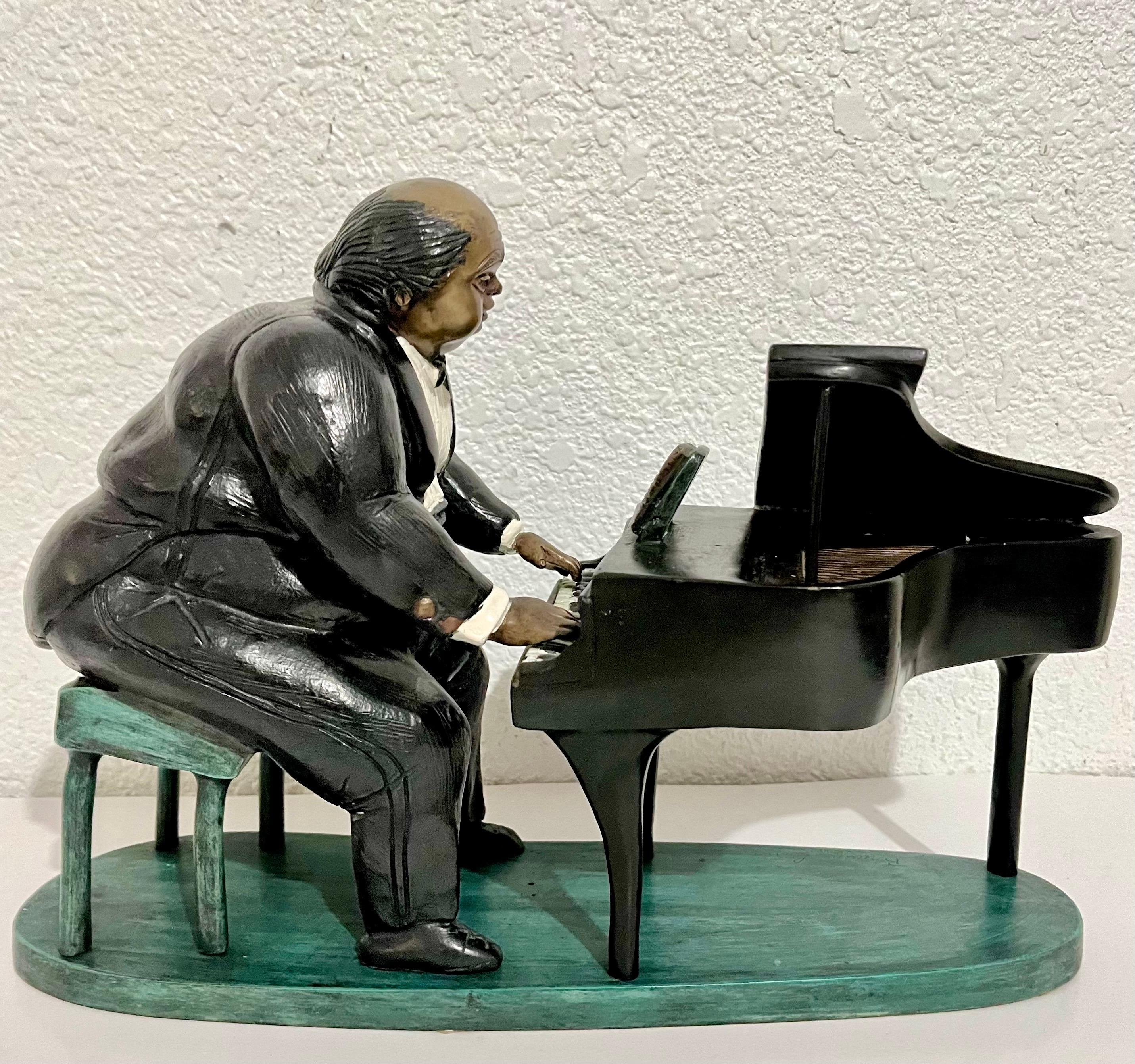 Escultura de Bronce Policromado Pianista de Club Nocturno de Jazz con Esmoquin Bruno Luna en venta 6
