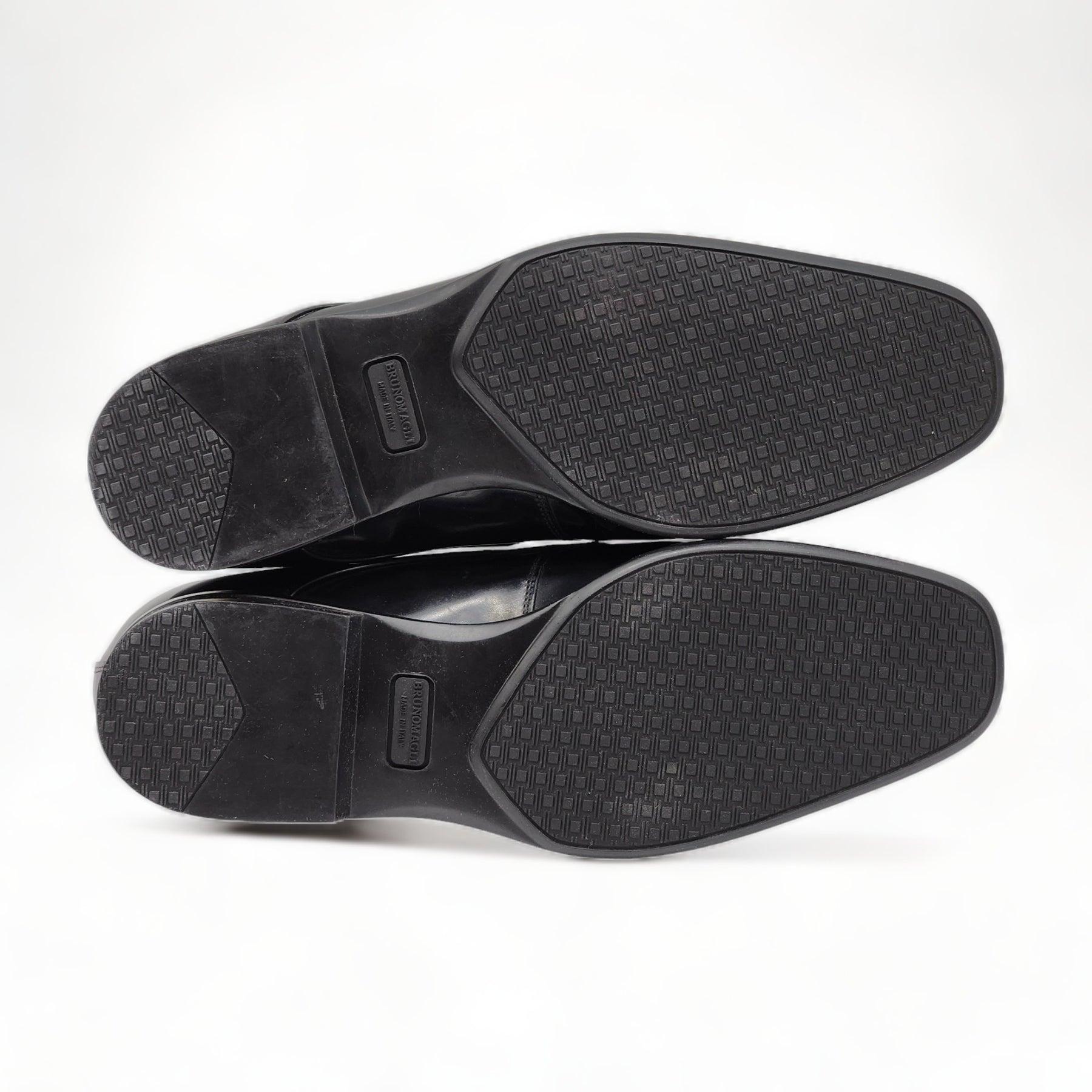 Noir Chaussures Oxford en cuir Bruno Magli Benny en noir en vente