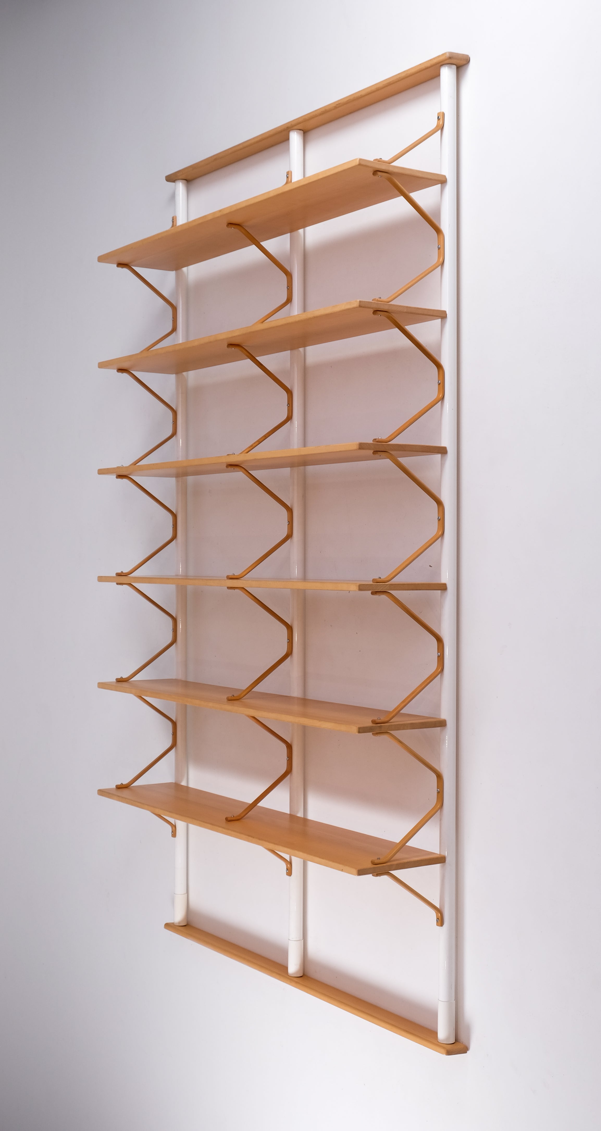Scandinavo moderno Sistema di scaffali 'Anita' di Bruno Mathsson, anni '70 in vendita