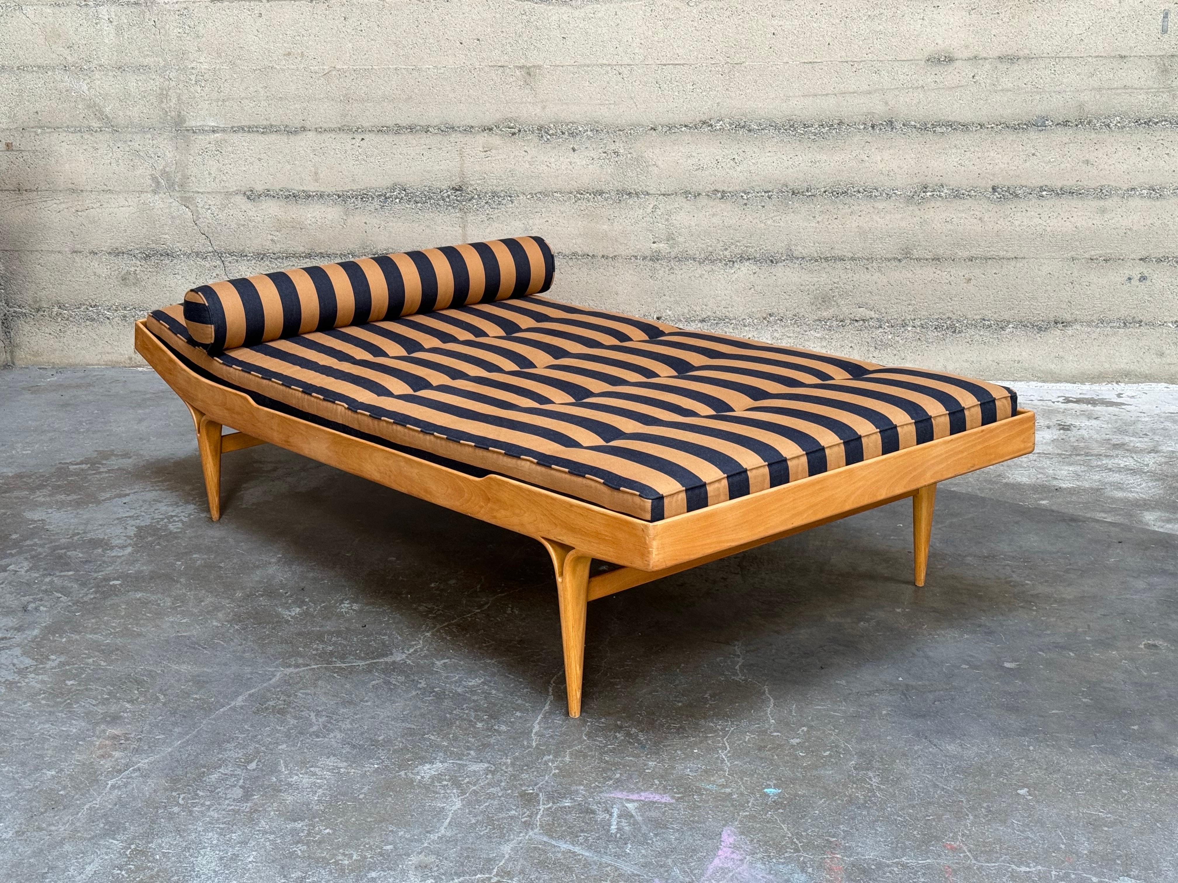 Swedish Bruno Mathsson Berlin Daybed For Sale