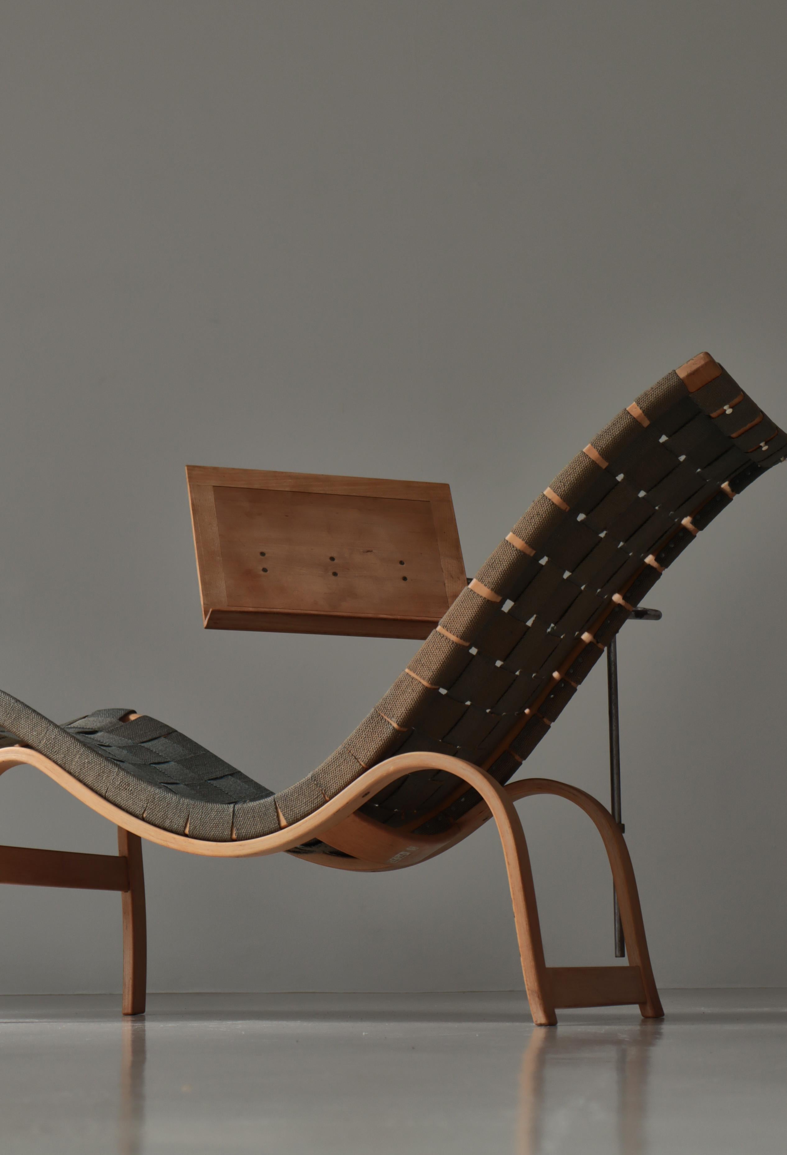 Bruno Mathsson Chaise Longue Early Chair no. 36. Blue Webbing & Beech, 1939 For Sale 1