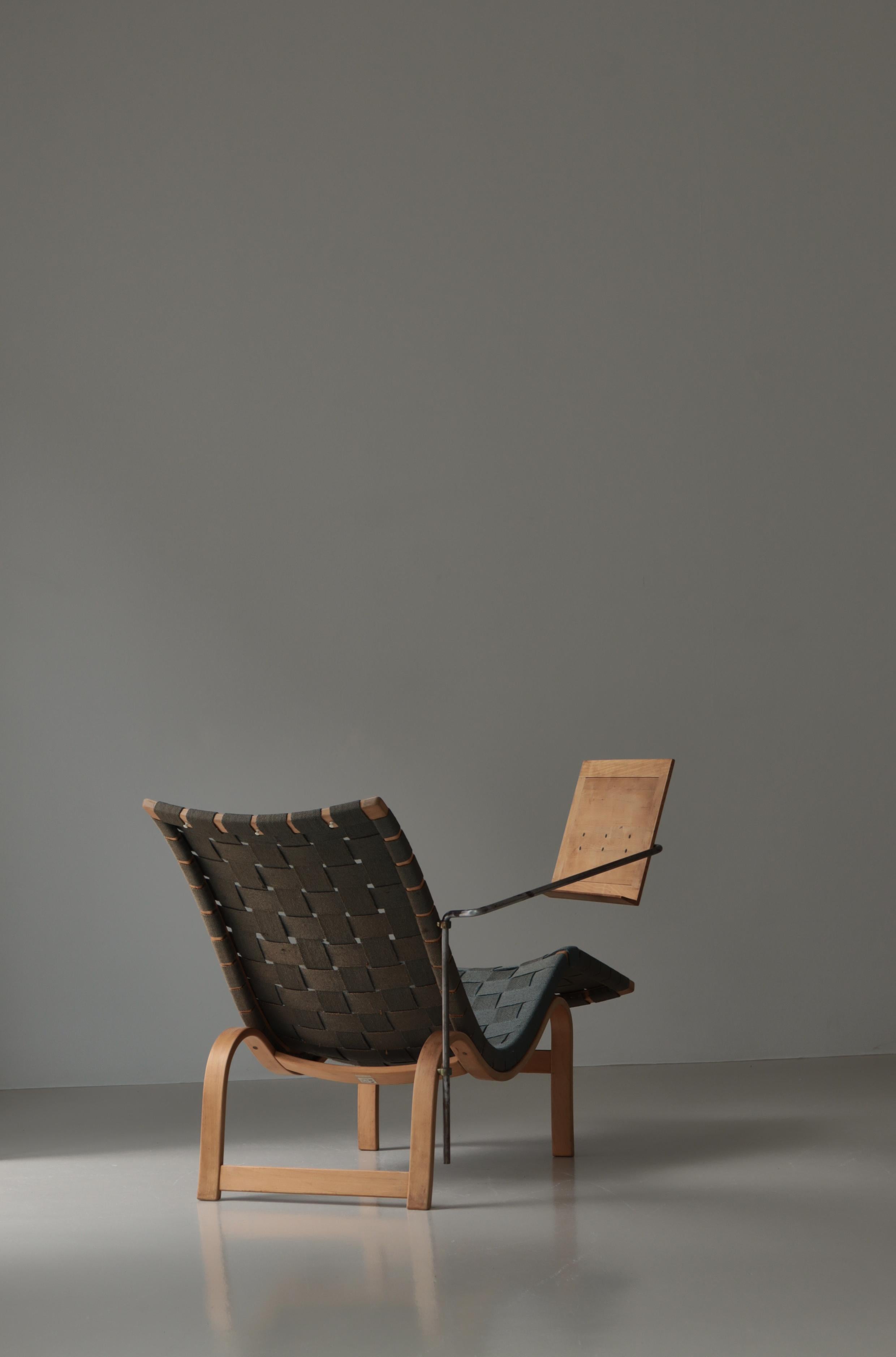 Bruno Mathsson Chaise Longue Early Chair no. 36. Blue Webbing & Beech, 1939 For Sale 2