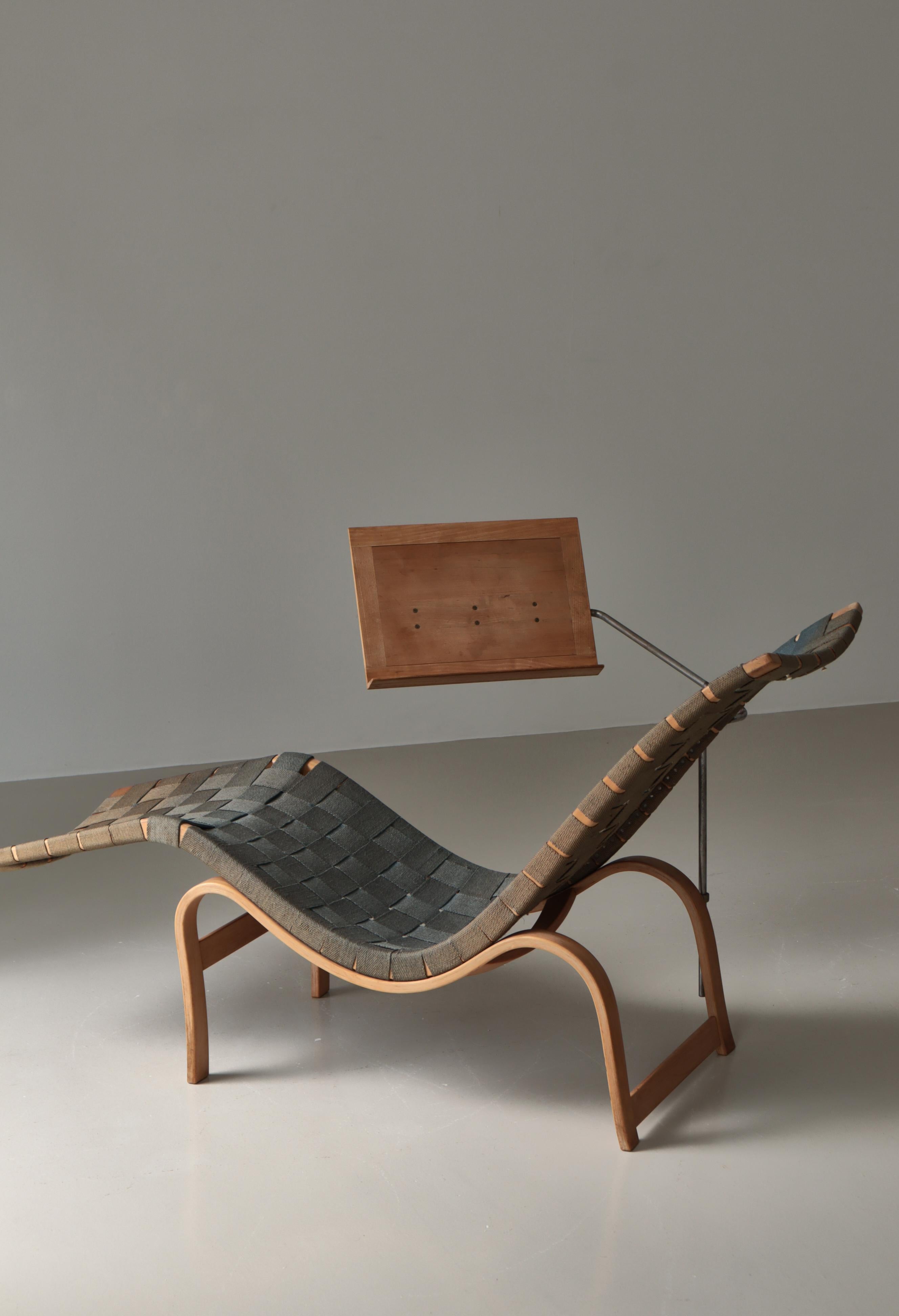 Bruno Mathsson Chaise Longue Early Chair no. 36. Blue Webbing & Beech, 1939 For Sale 3