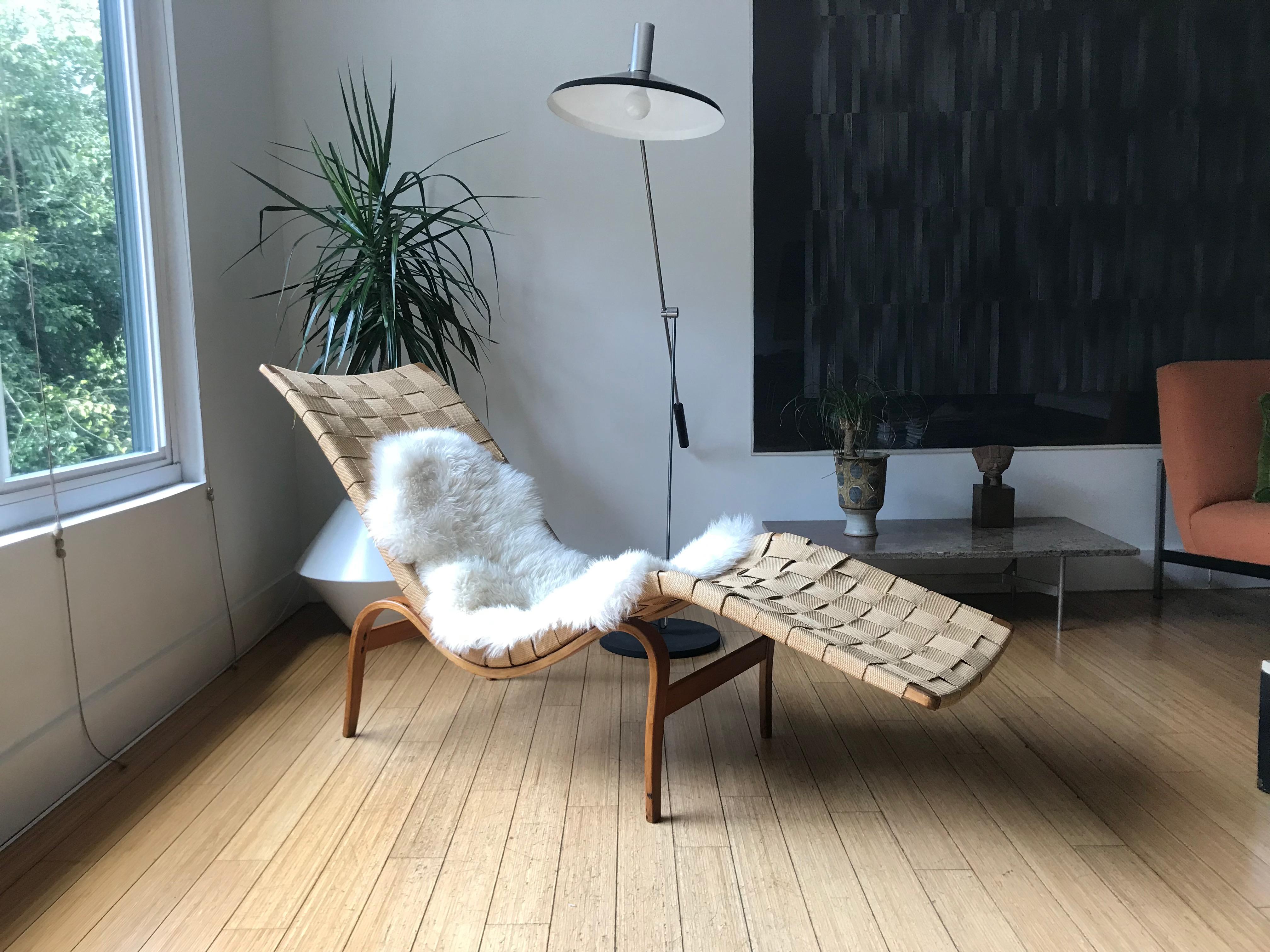 Classic modernist design.
Bent birch wood with original canvas weave.
Original vintage condition.
No damage or repairs.
It shows wear and patina consistent with age and use.
Still solid, light and sturdy.
Presents well.
This is a historical