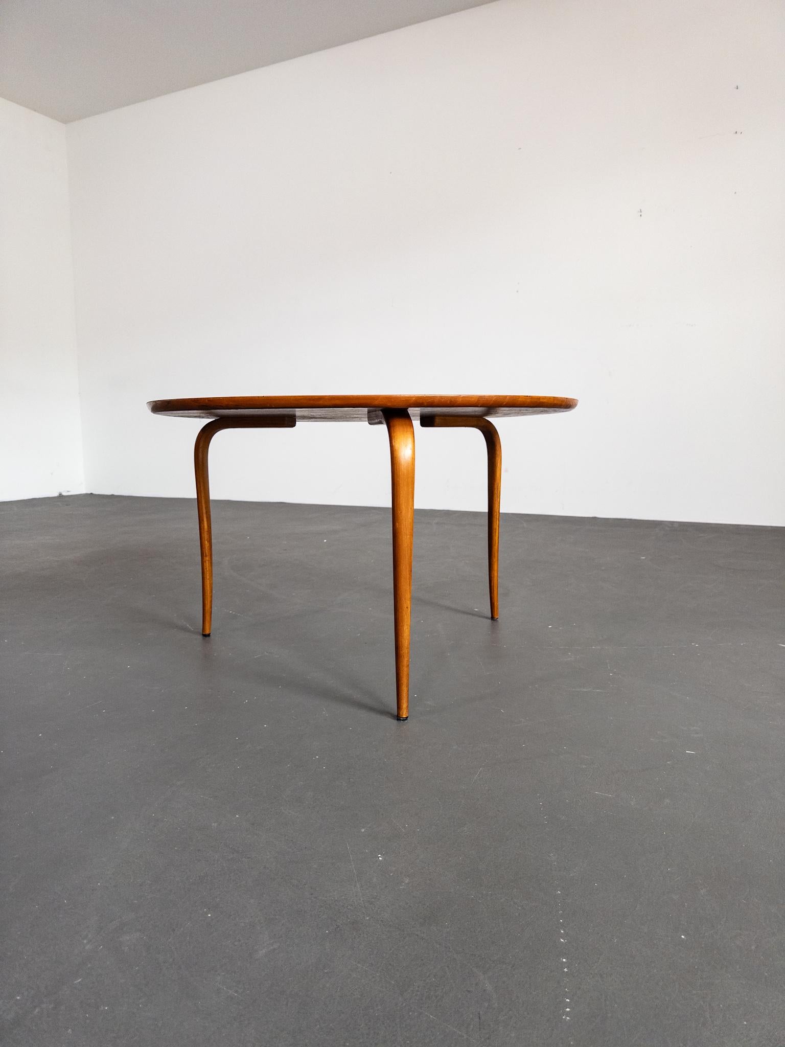 Suédois Table basse en teck de Bruno Mathsson - Édition ancienne de 1936 en vente