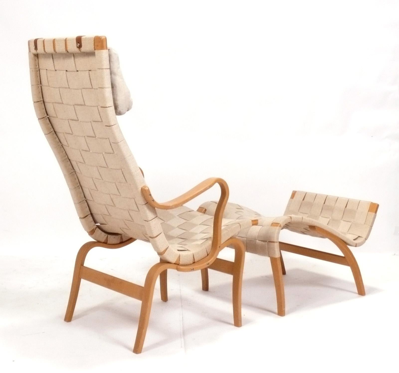 Bruno Mathsson D�änisch Modern Bugholz Sessel und Ottomane Midcentury Modern (Schwedisch) im Angebot