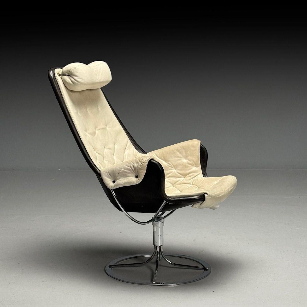 Bruno Mathsson, Dux, Mid-Century Modern, Jetson Swivel or Office Chair, White Leather, Suède, 1970

Cette chaise longue pivotante emblématique de l'ère spatiale, conçue par Bruno Mathsson pour DUX dans les années 1970, est un exemple de design
