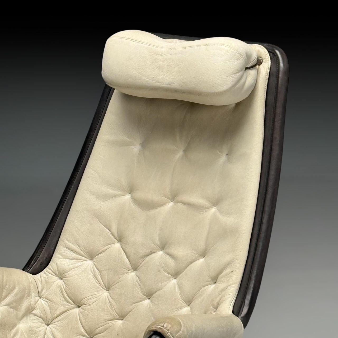 Suédois Bruno Mathsson, Dux, chaise pivotante Jetson en cuir blanc, mi-siècle moderne en vente