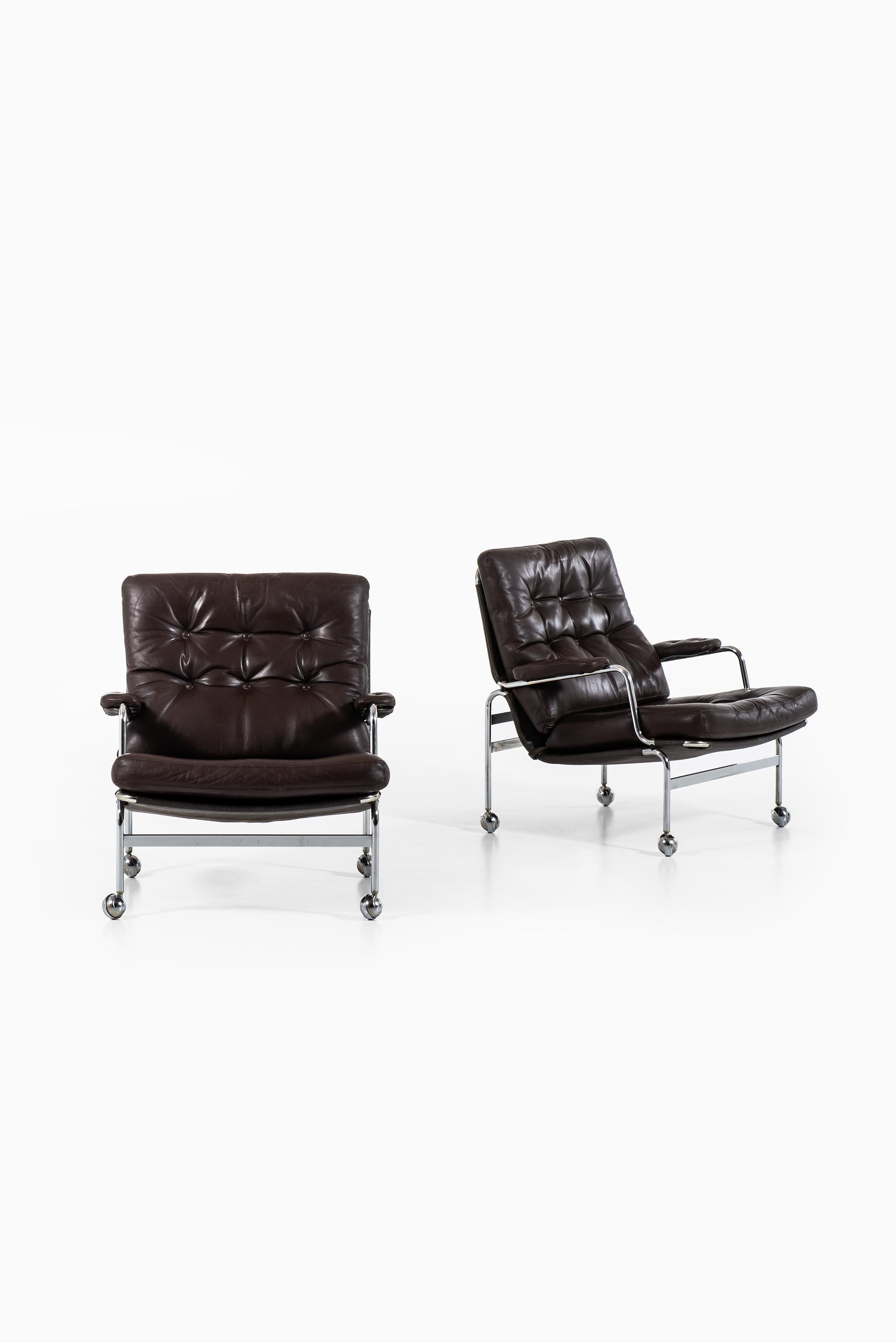 Pair of easy chairs model Karin designed by Bruno Mathsson. Produced by DUX in Sweden.