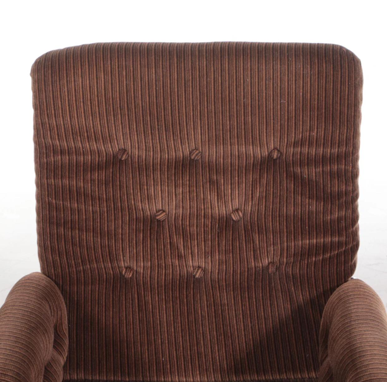 Postmoderne Fauteuil pivotant à base chromée Bruno Mathsson pour Dux, 1 de 2 en vente