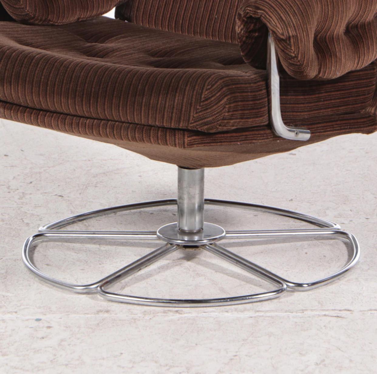 Fauteuil pivotant à base chromée Bruno Mathsson pour Dux, 1 de 2 Bon état - En vente à Chicago, IL