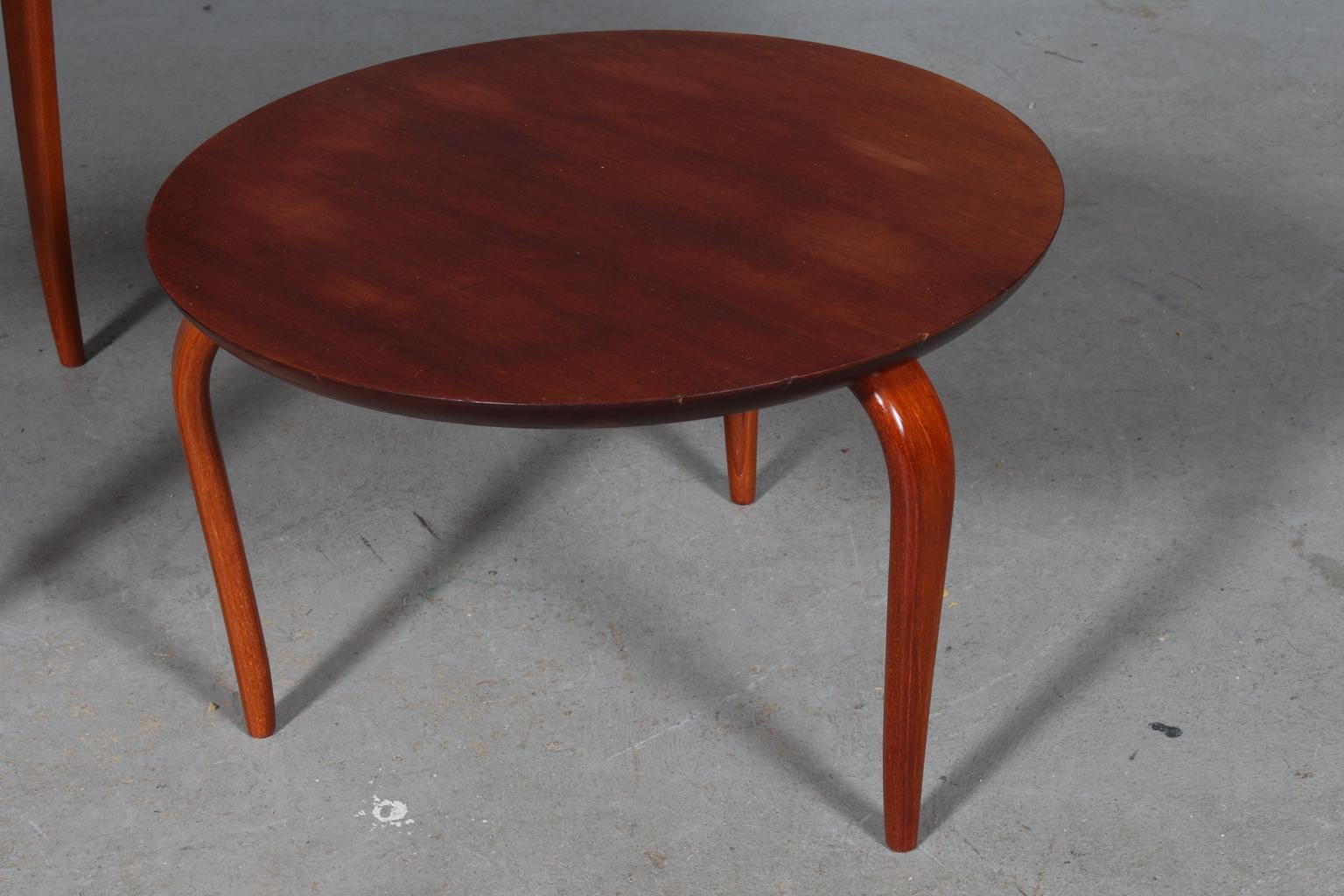 Scandinavian Modern Bruno Mathsson for DUX, Pair of Mahogany Side Tables, Model Annika