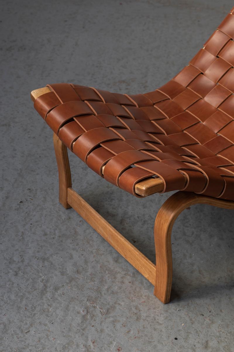 Bruno Mathsson for Karl Mathsson Lounge Chair ‘Vilstol 36’ with Foot Stool In Good Condition In Antwerpen, BE