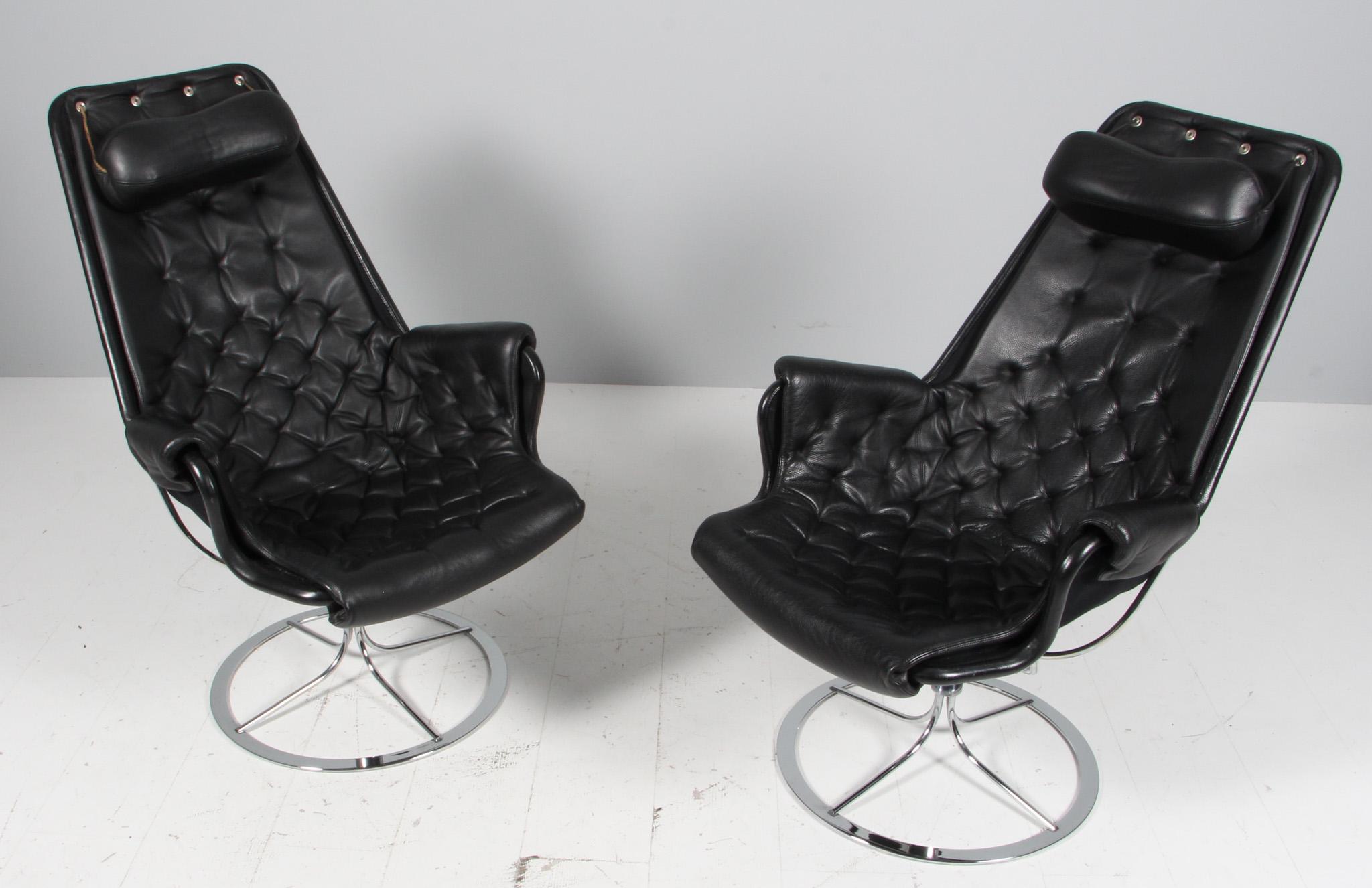 Sedia da salotto Jetson di Bruno Mathsson in pelle nera.

Telaio in acciaio cromato.

Prodotto da DUX.

Prezzo per sedia!