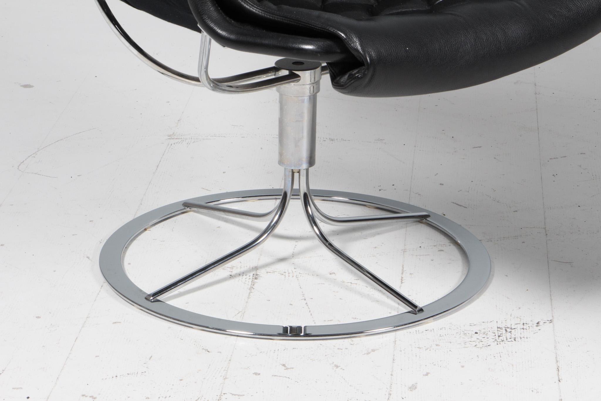 Metà XX secolo Bruno Mathsson Jetson Lounge Chair con pelle nera in vendita