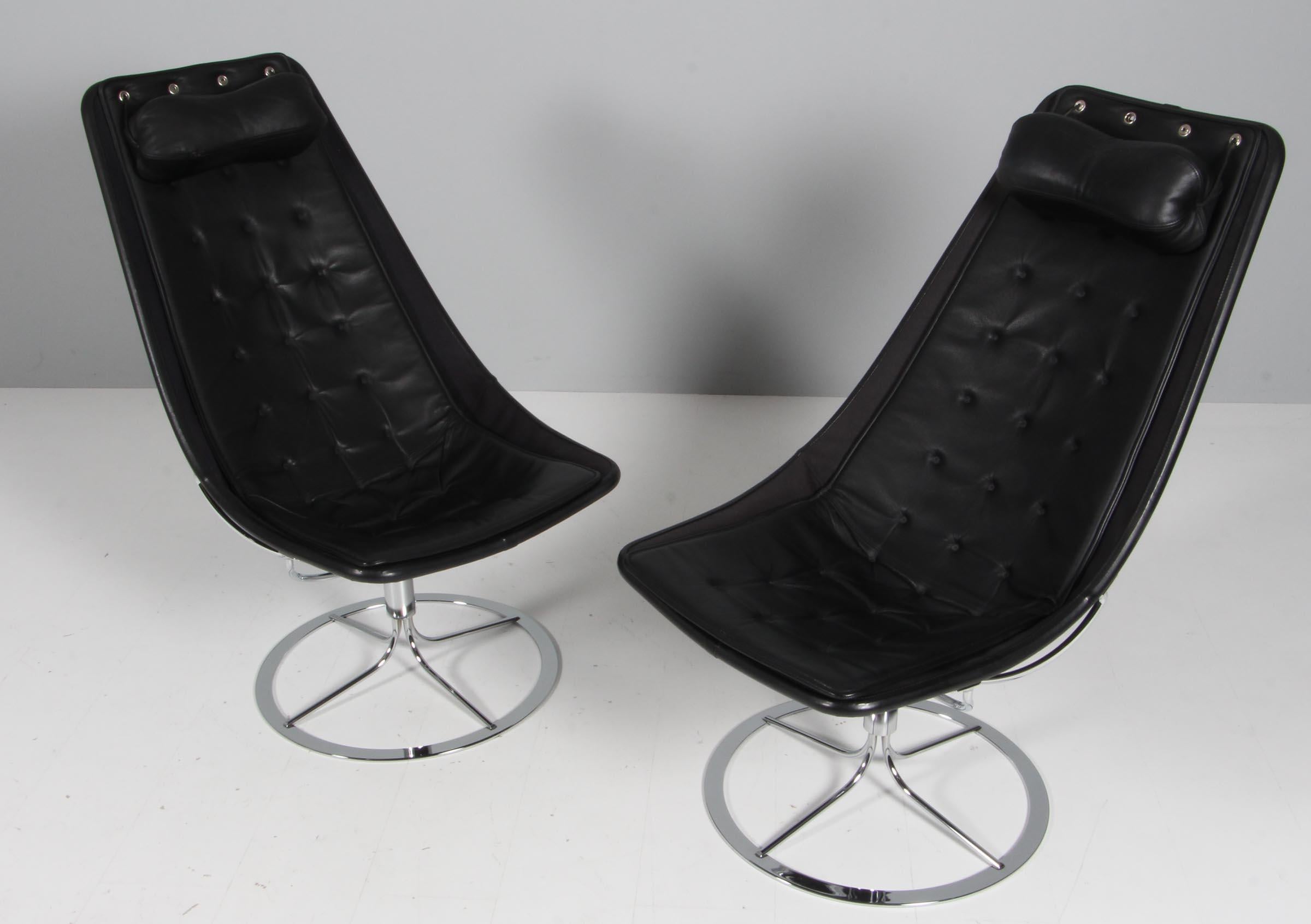 Bruno Mathsson Jetson lounge chairs with black leather.

Frame in steel.

Made by Bruno Mathsson International.